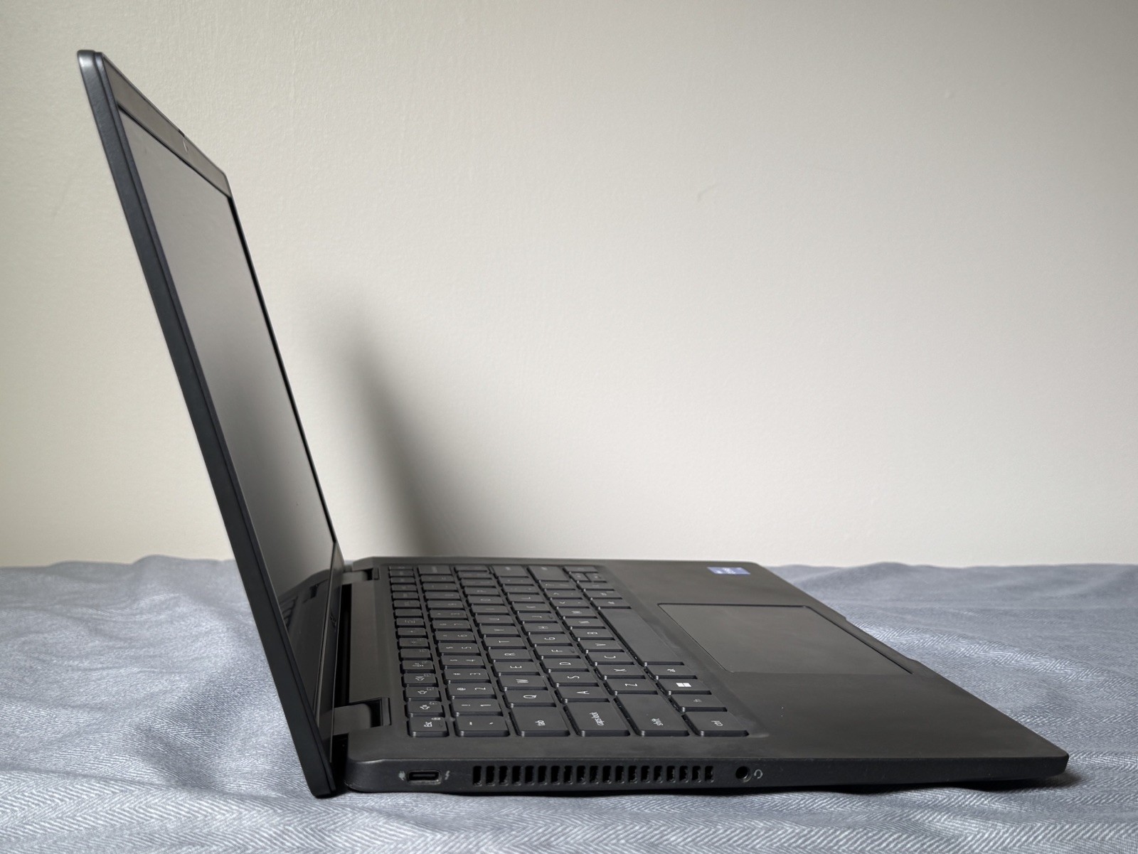 Dell Latitude 7430 Laptop Intel i5-1235U 16GB DDR4 RAM 256B SSD Windows 11 Pro