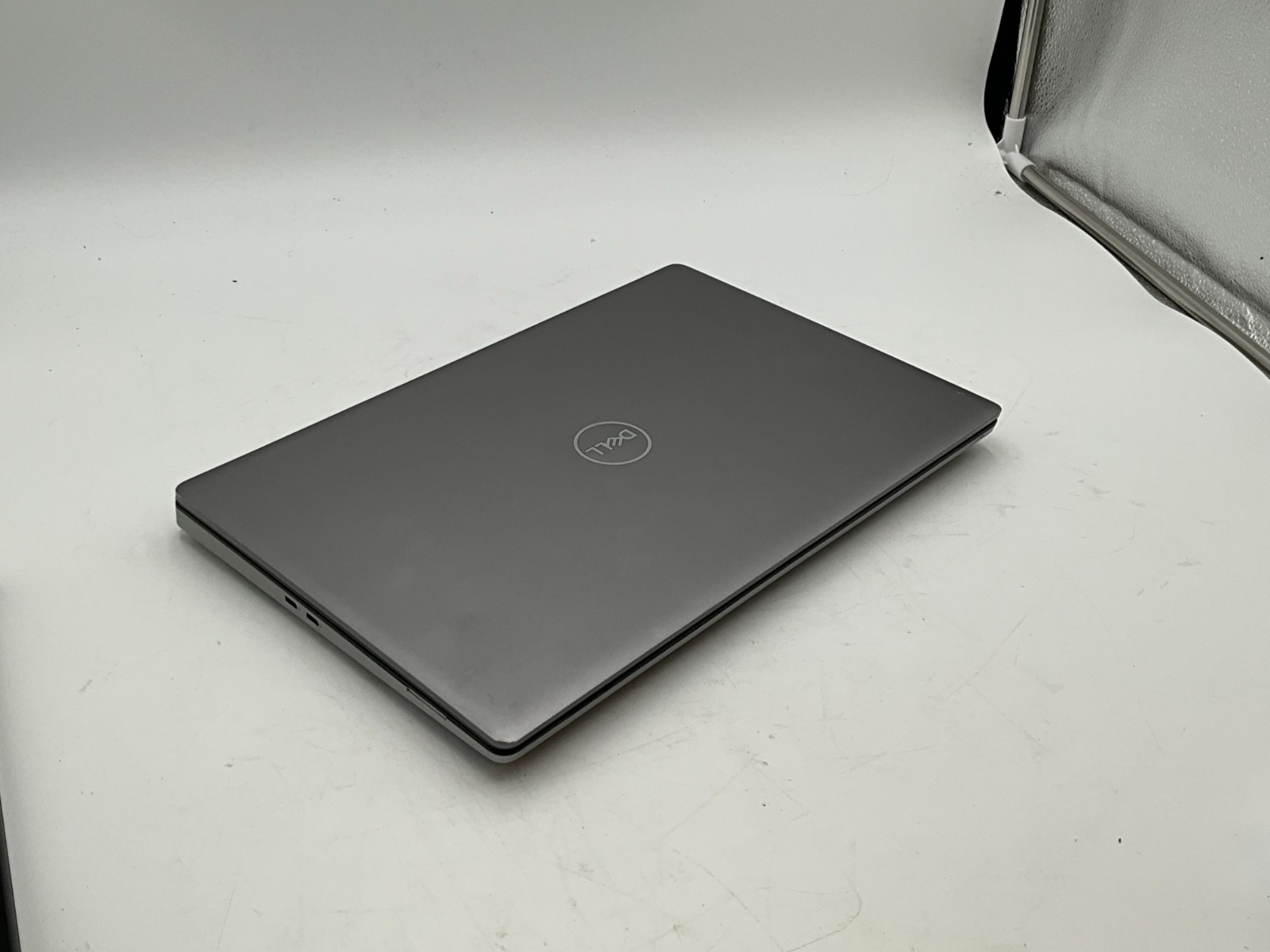 DELL Precision 7560 i7-11850H 2.50g 32GB 1tb T1200 15.6″ WIN11 Laptop 2MCW4M3