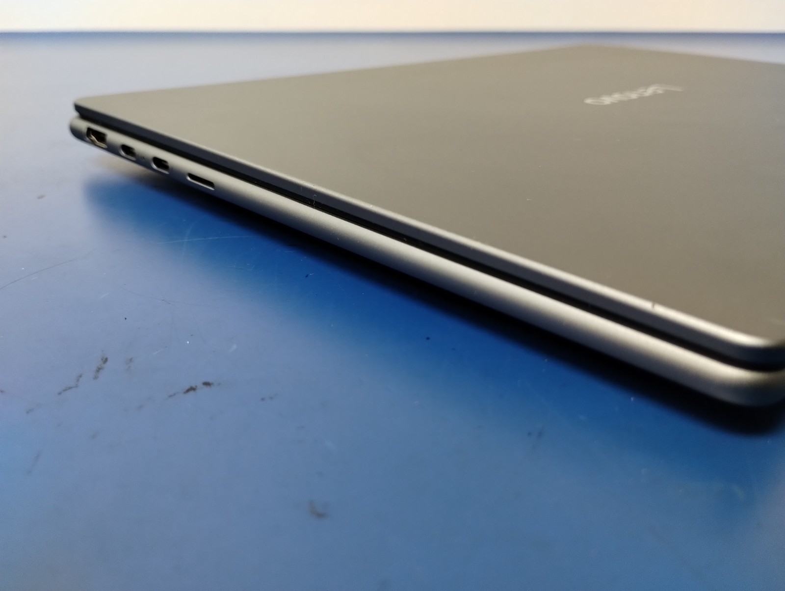 Lenovo Slim 7 14ILL10, Intel Core Ultra 7 258V, 2.20 GHz, 32 GB RAM, 1 TB NVMe