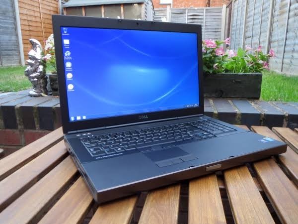 Dell Precision M6800 Laptop Core i7 17″ Dedicated Graphics Windows 7 Black