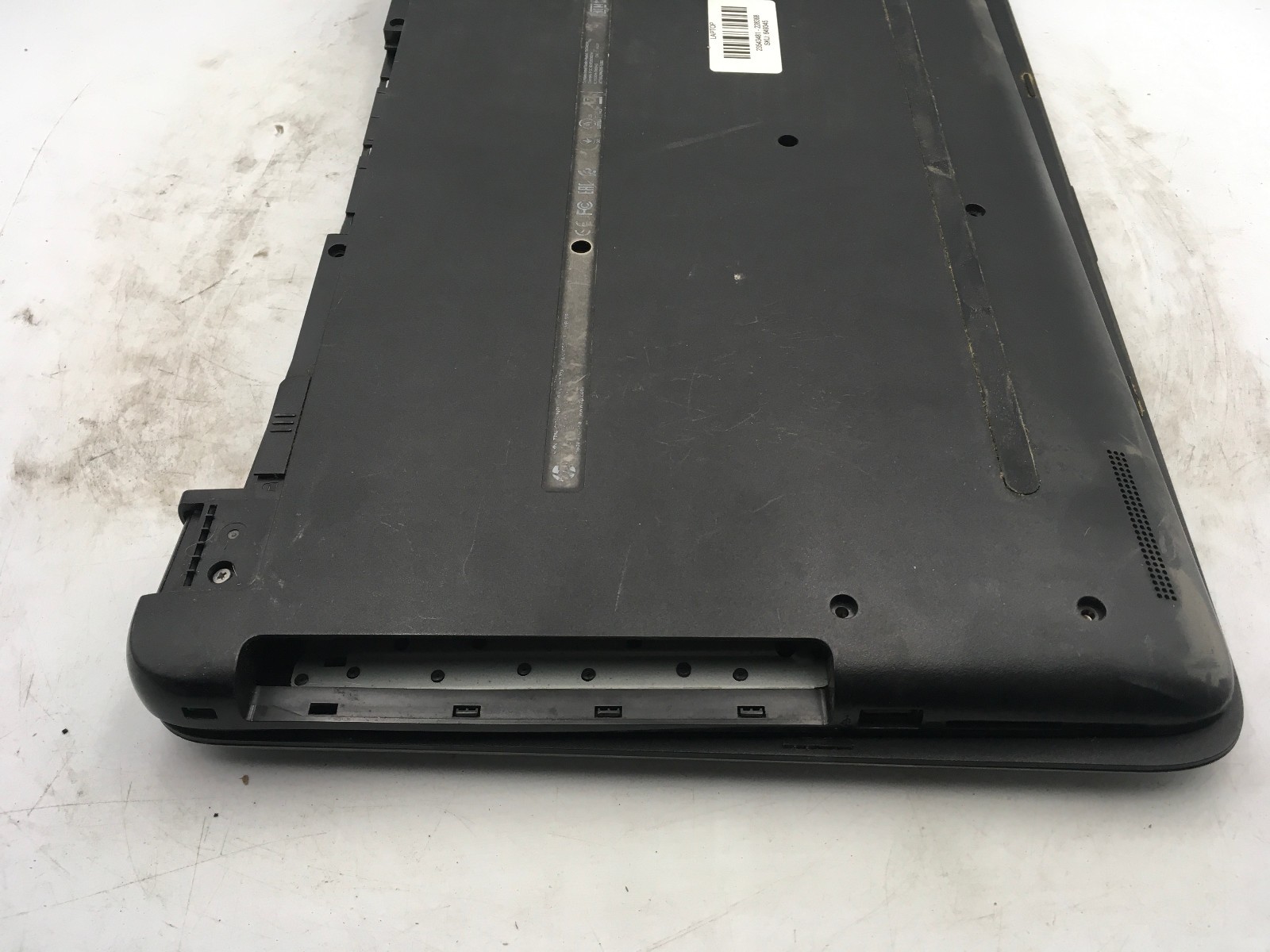 HP 15 AY039WM – FOR PARTS/DAMAGED CASE – INTEL i3-6100U – 8GB RAM – READ DESC-BB