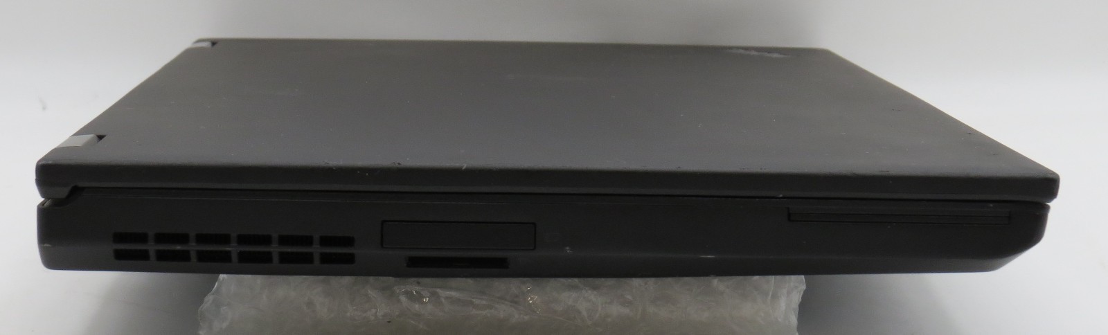 Lenovo ThinkPad P51 | I7-7770QH @ 2.8GHz | 16GB DDR4 | 15.6″ | NO HD/OS | READ