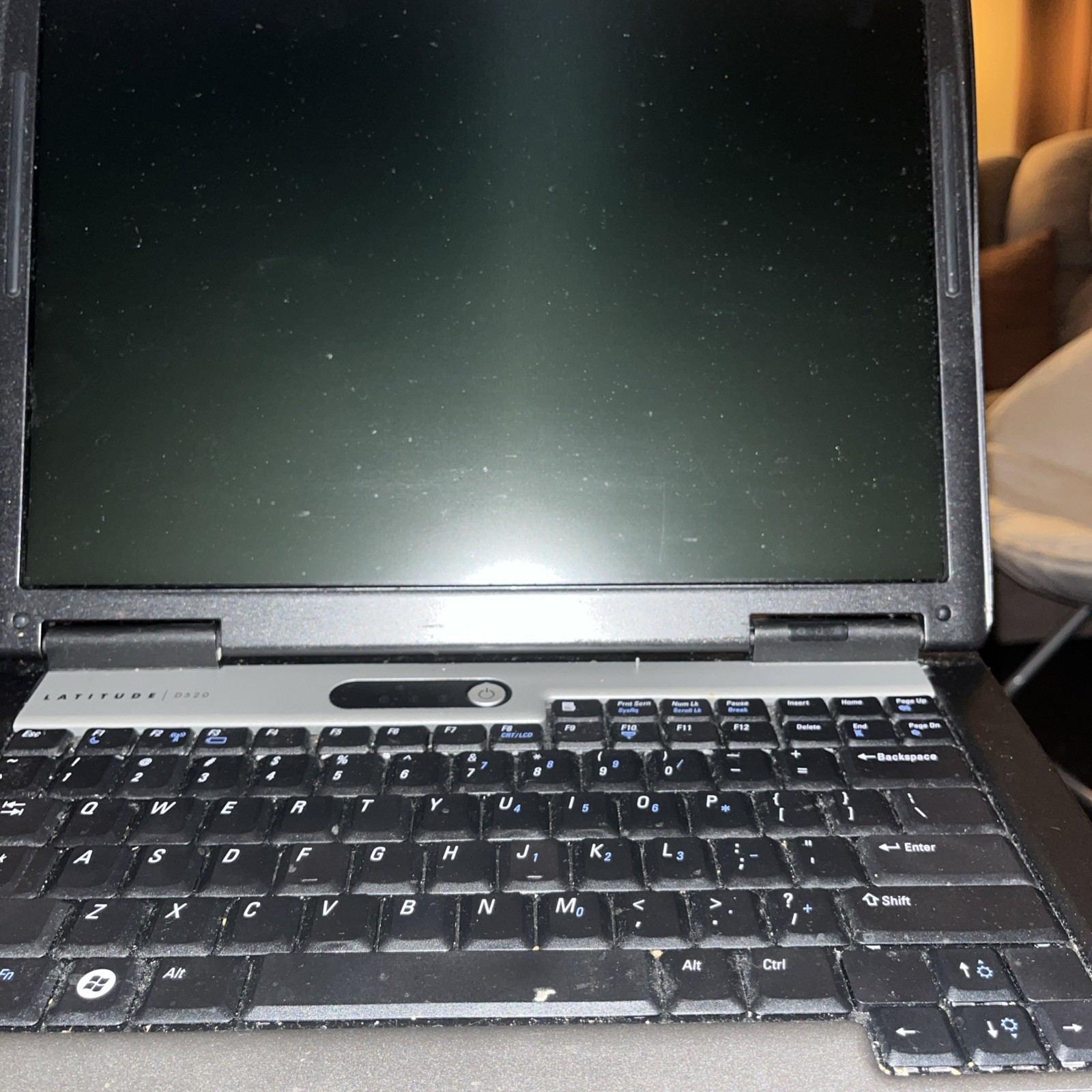Dell D520 Laptop / 1.66ghz / 2gb / Windows 10/ Microsoft Office. Freezes Up