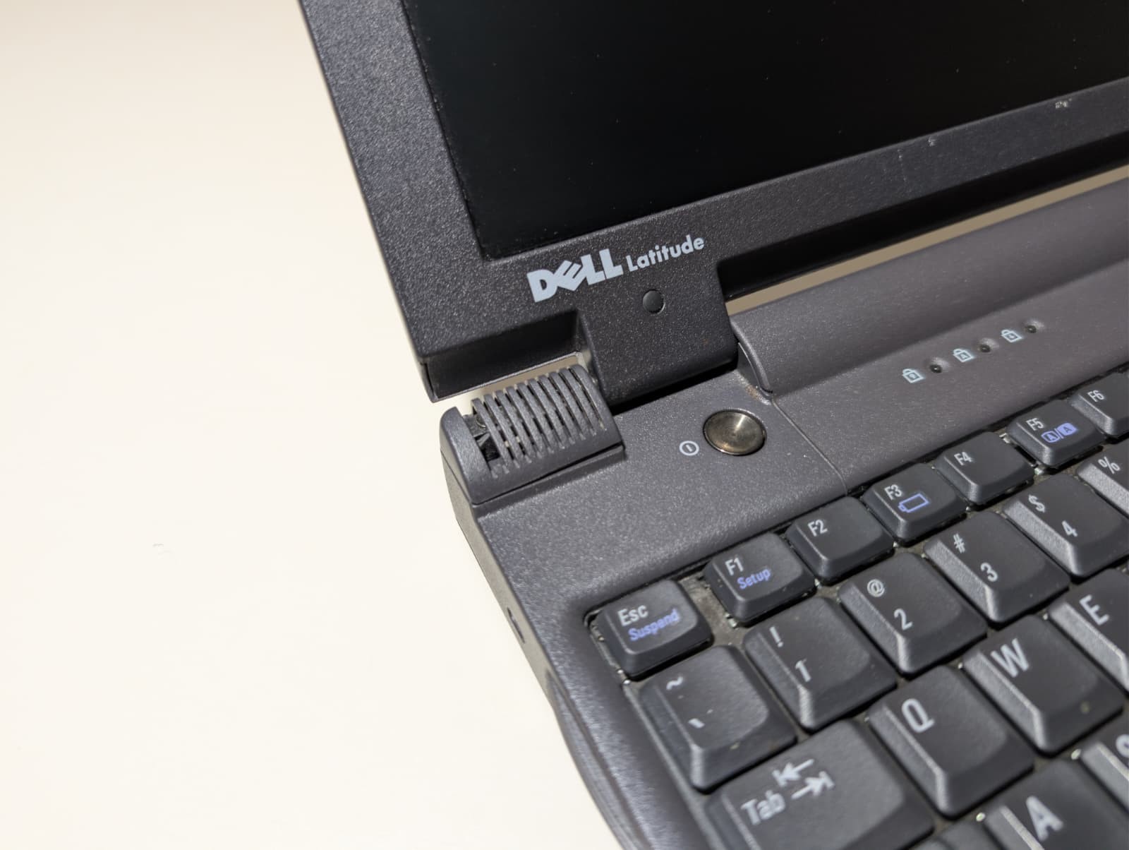 Read! Dell Latitude CSX | Intel Pentium III 128MB RAM NO HDD | Boots to Bios