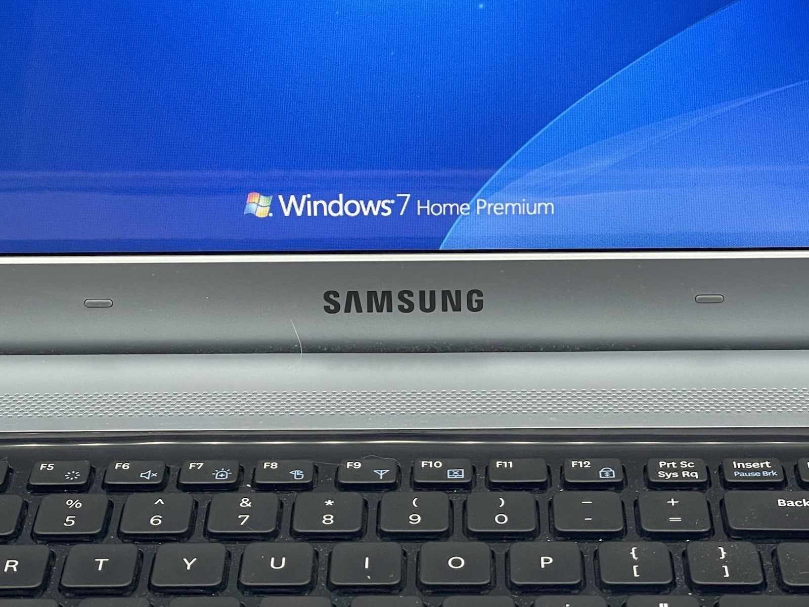 Samsung NP-RV515 Laptop 15.6″ AMD E-350 4GB 320GB Windows 7