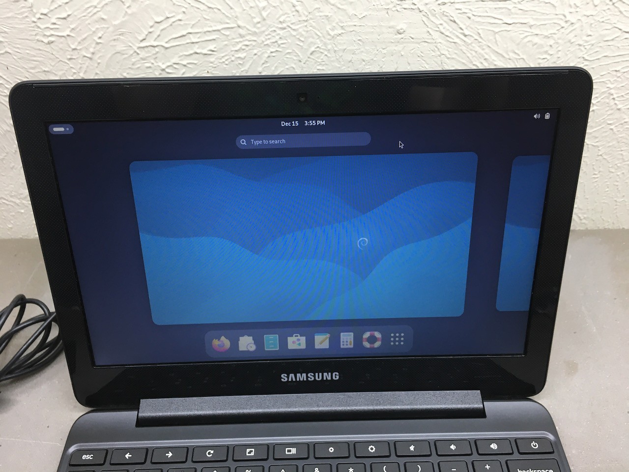 Samsung 11.6″ XE500C13-K06US Linux Debian 13 laptop 4GB RAM 64GB eMMC w/ power