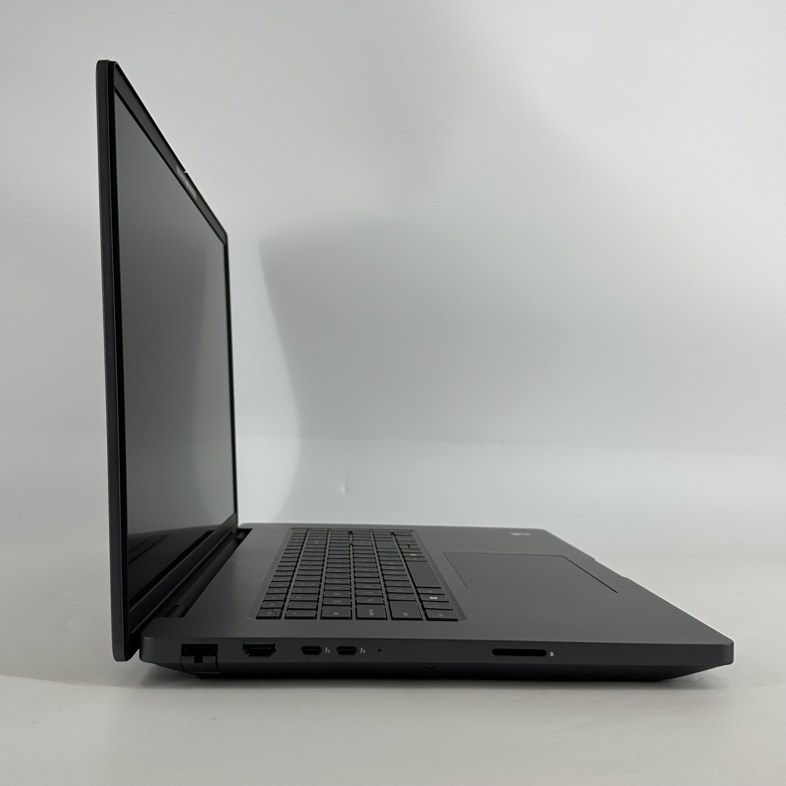Dell Pro Max 18 Plus MB18250 5.GHz Ultra 9 285HX 64GB 1TB RTX PRO 2000 Blackwell