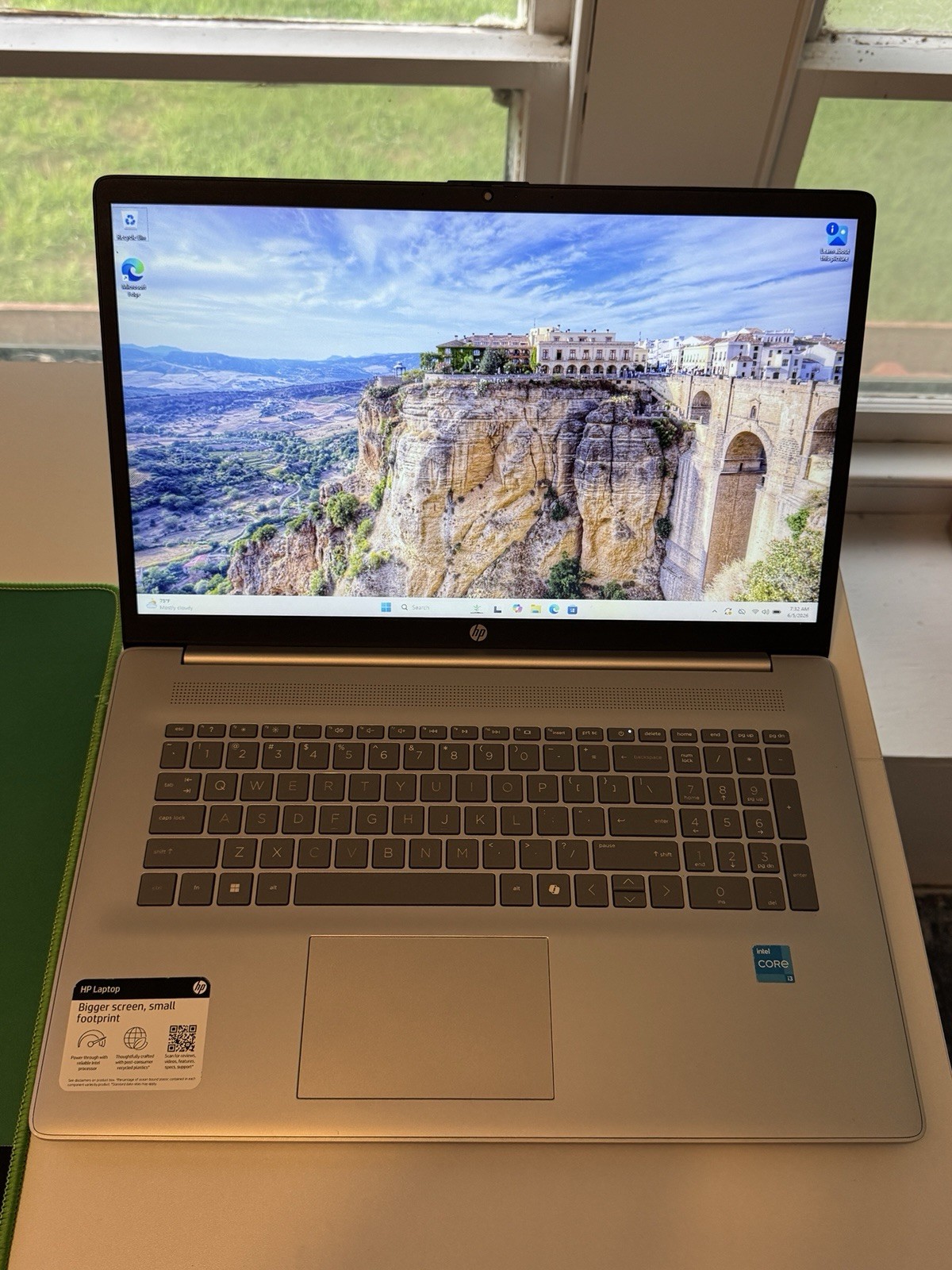 HP 17-cn3003dx 17.3″ Intel i3-N305 1.8GHz 8GB RAM 256GB SSD PRE OWNED