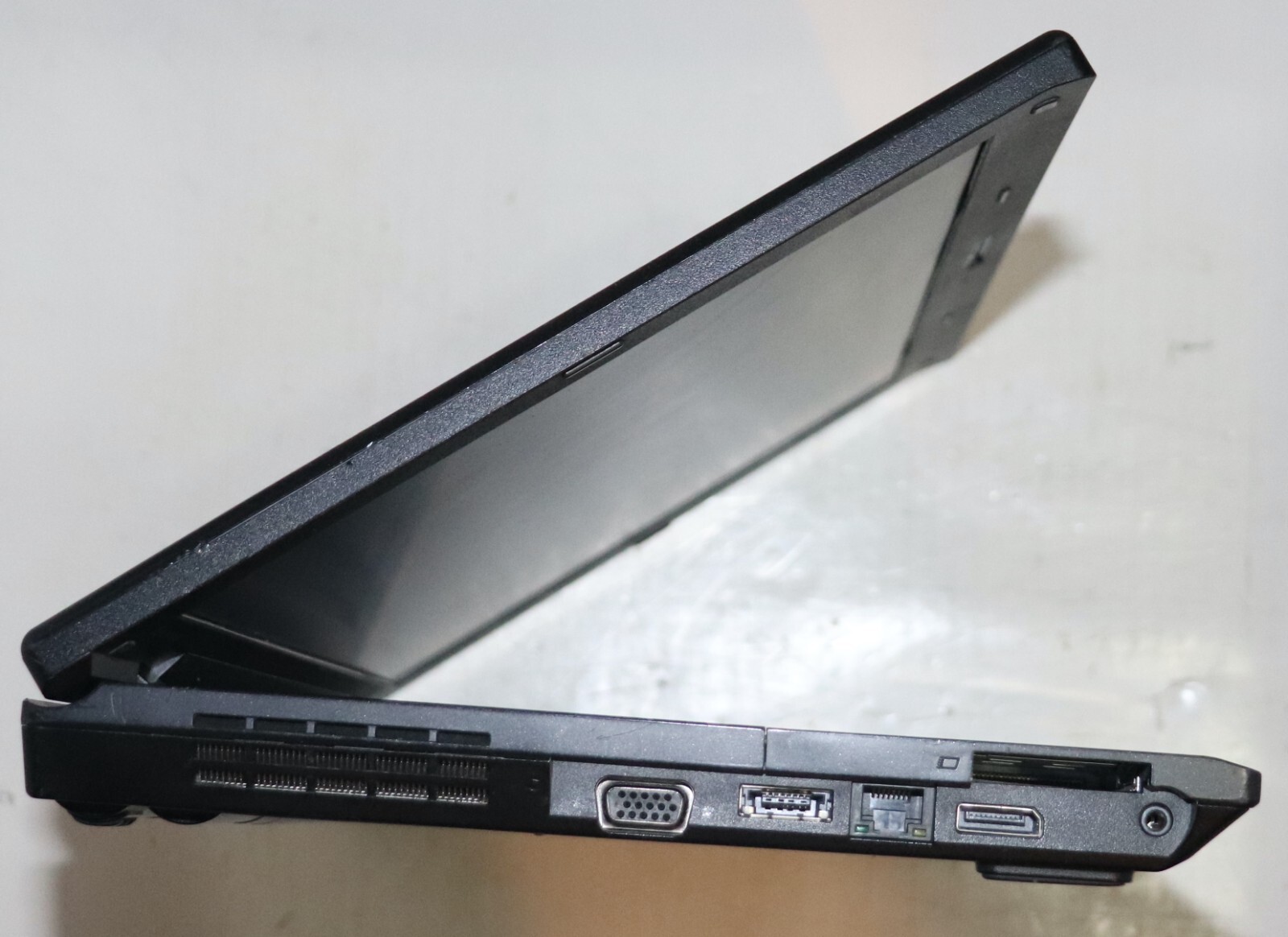 Lenovo ThinkPad L512(i3,128GBSSD, 2.40GHz, 6GB, WIN.10 PROF, WIFI READY)Webcam
