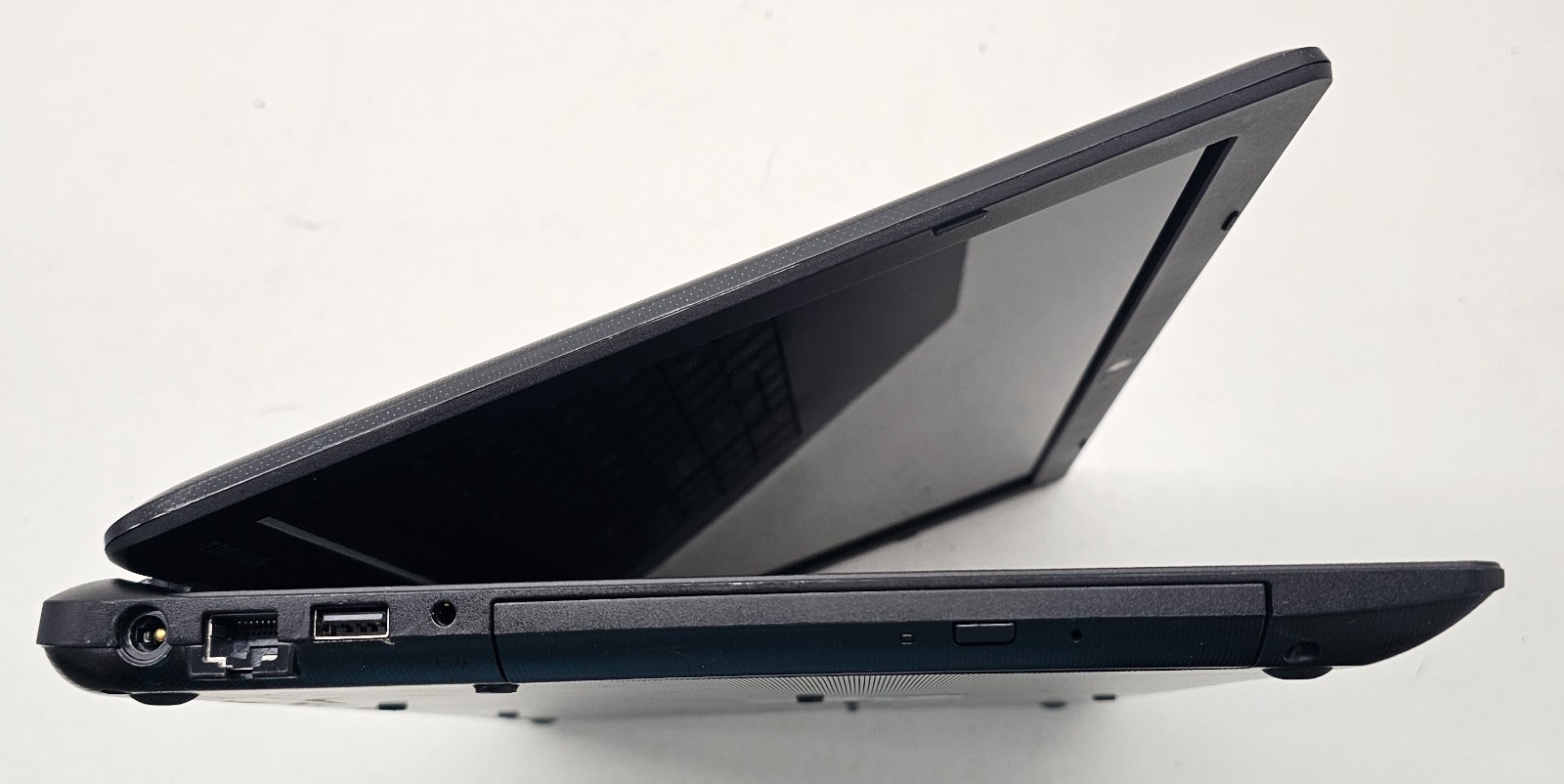 Toshiba Satellite C55-B5196 Laptop Intel Pentium N3540 4GB Ram NO HD/OS (FL)