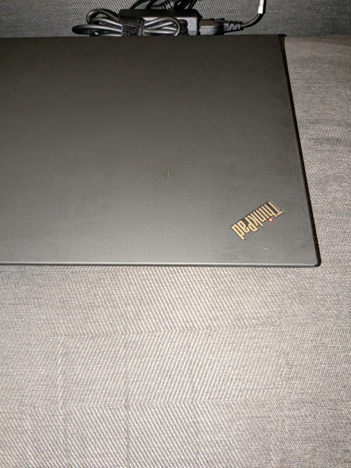 Lenovo ThinkPad T15 Gen 1 15.6″ I7-10510U 40GB & 256gb Nvme. Removable Ram. Win