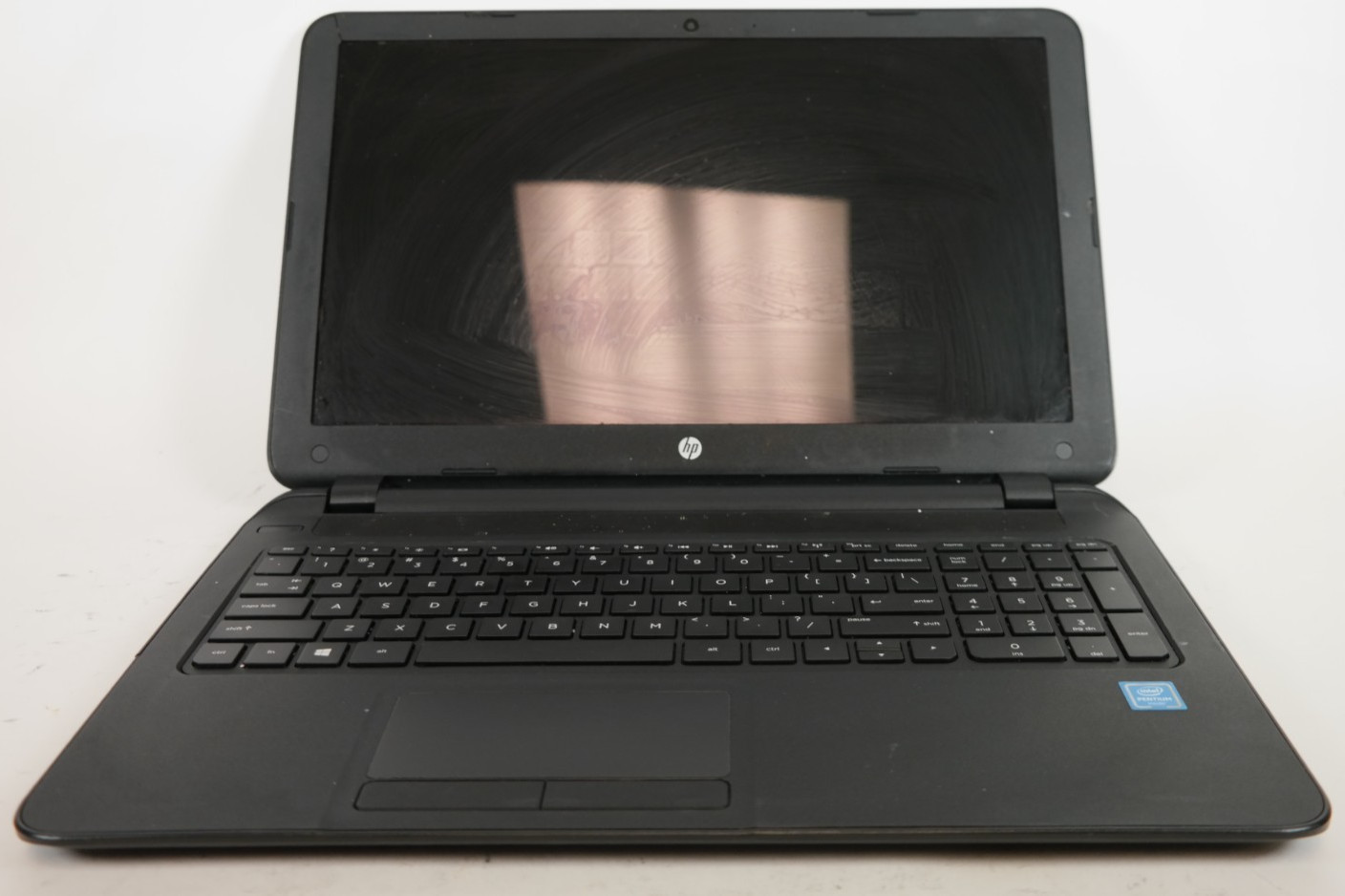 HP Notebook 15-f222wm, Intel Pentium, 4GB RAM, Bad Battery, Unknown Storage