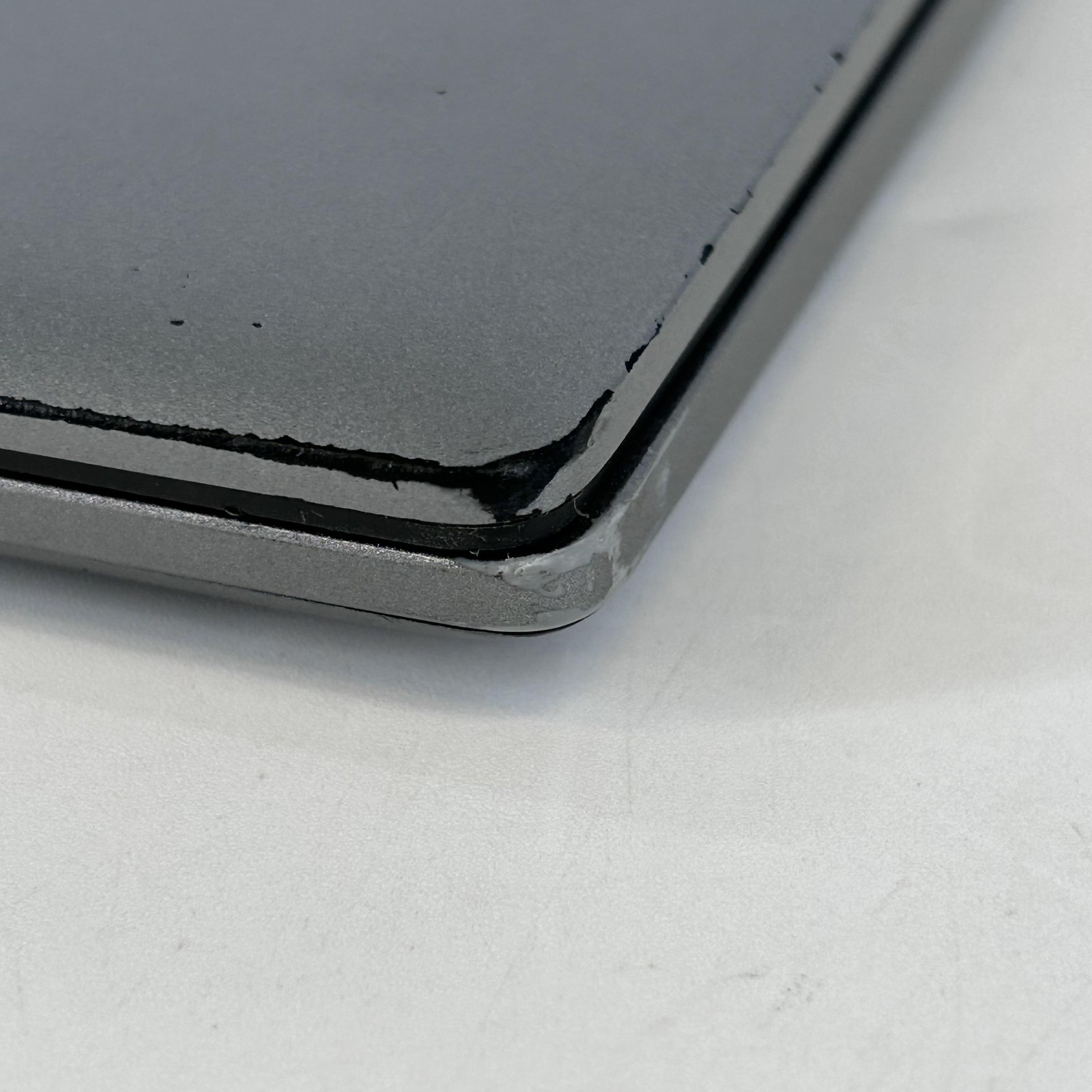Dell Latitude 5440 14 Gray FHD 1.8 GHz i7-1365U 16GB 512GB SSD Good WHITE SPOTS