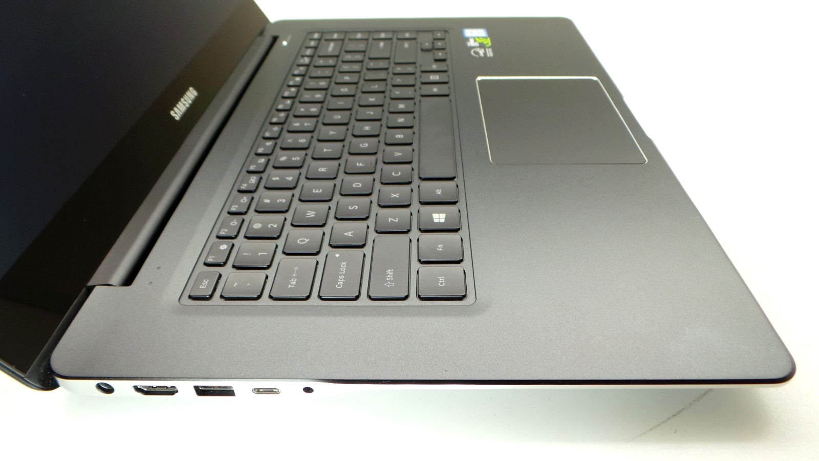 Samsung Notebook NP940Z5L | 15.6″ | i7-6700HQ | 8GB 256GB SSD | Touchscreen