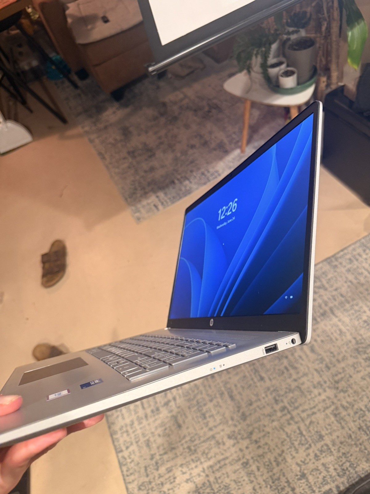 HP 17.3″ FHD Laptop, Intel Core i3-N305, 8 GB RAM + 512GB SSD, Win11 Pro, Silver