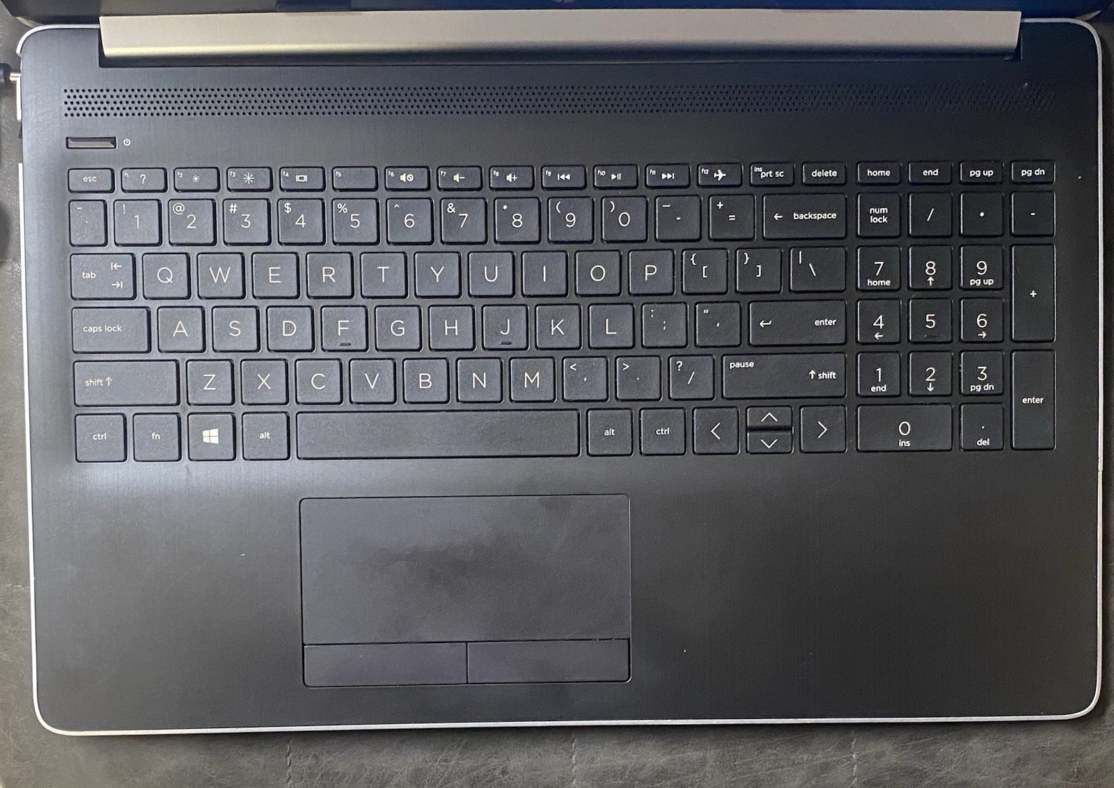 HP 15-DB0005DX | AMD RYZEN 5 2500U | 126GB | 8GB | NO CHARGER
