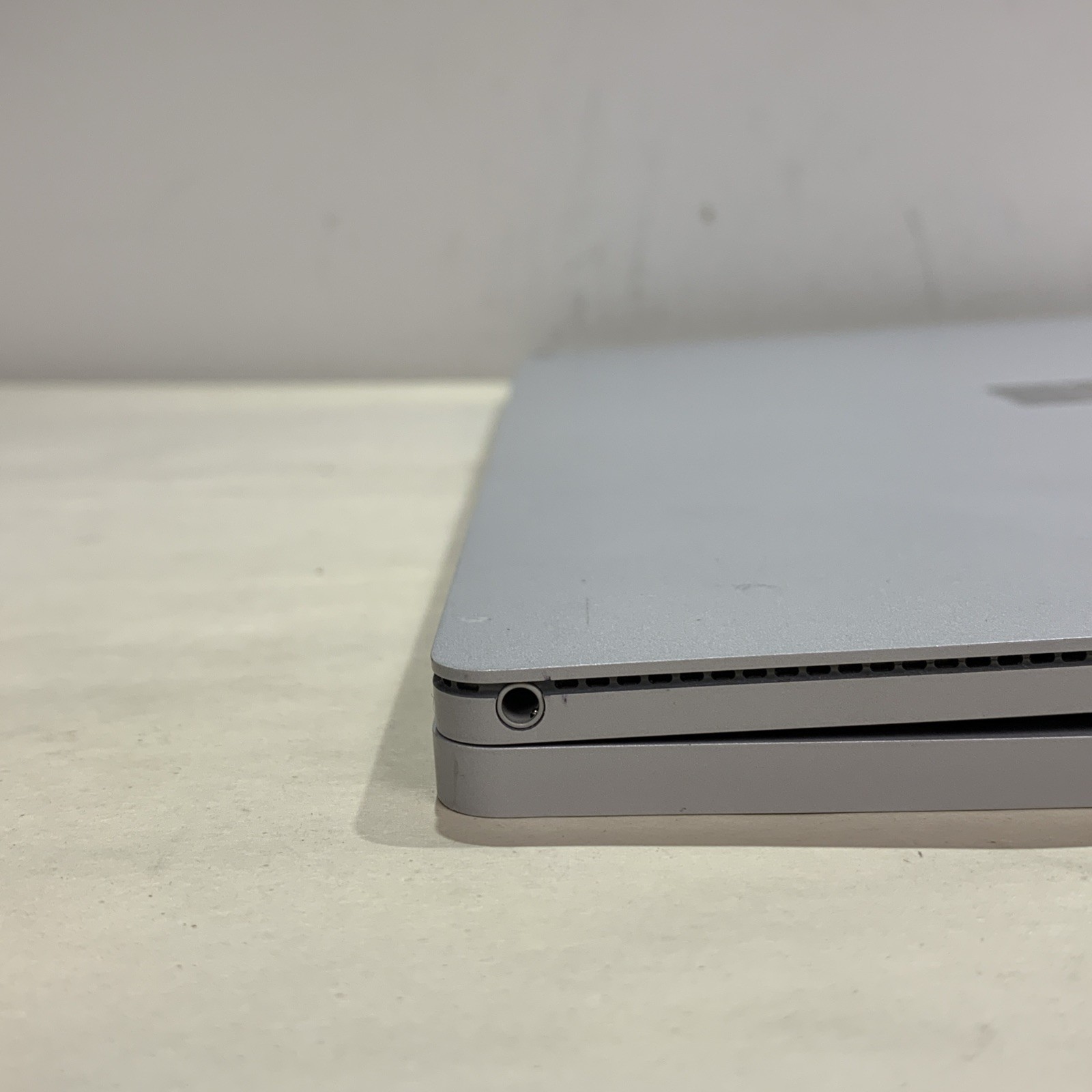 Microsoft Surface Book 2 i5-8350U 16GB RAM 256GB SSD Win11 Pro