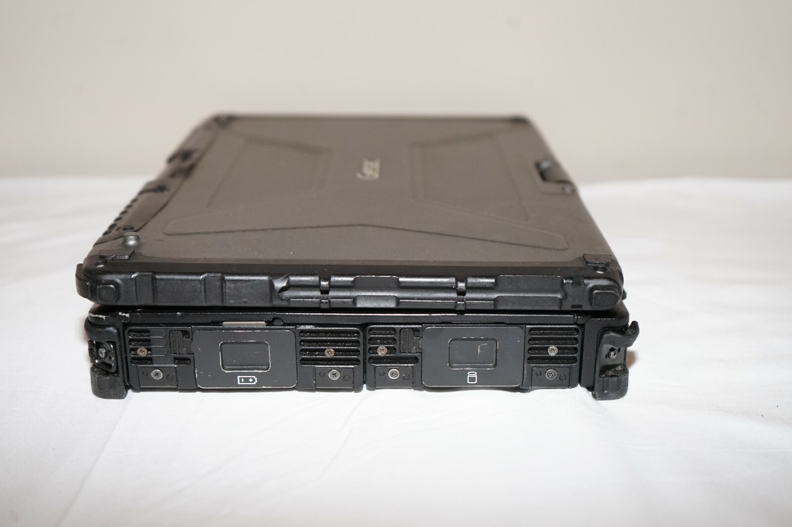 ^ Getac V200-G2 Intel Core i7-3520M @ 2.90GHz 4GB Ram 500GB HD No OS #C1265