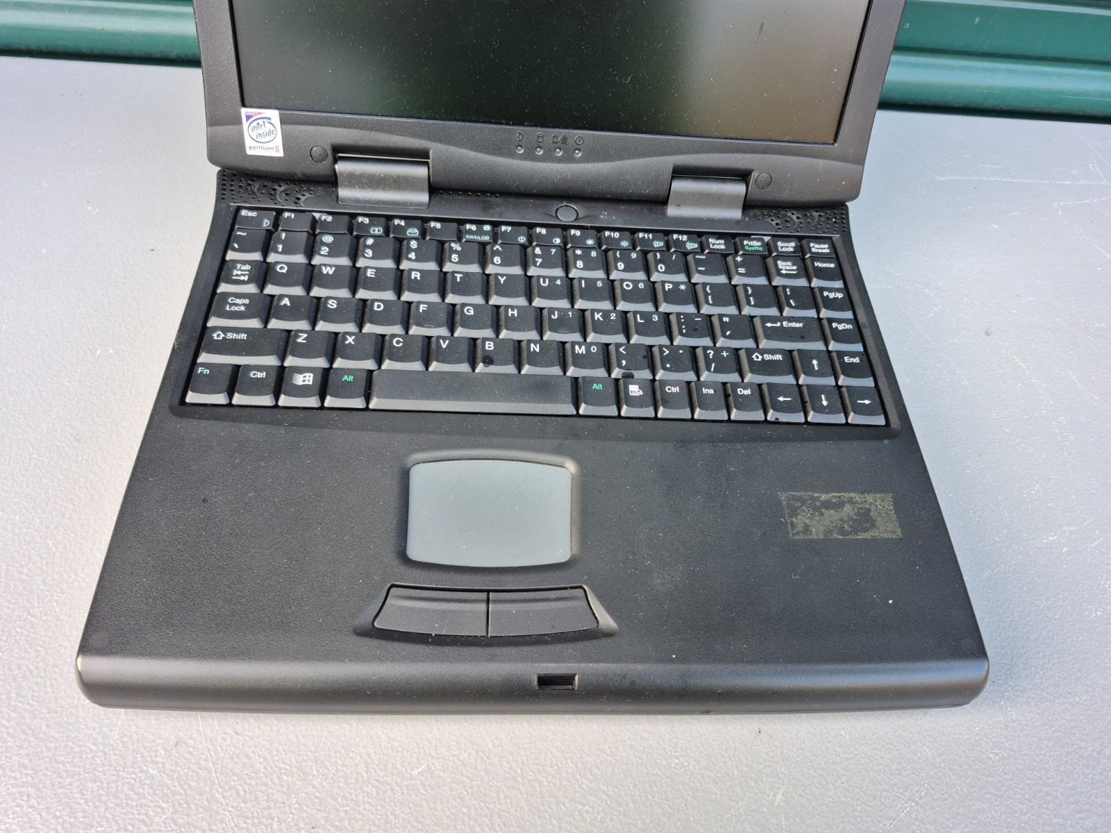 Vintage Kapok Laptop Notebook Model 1300M No Hard Drive Pentium II