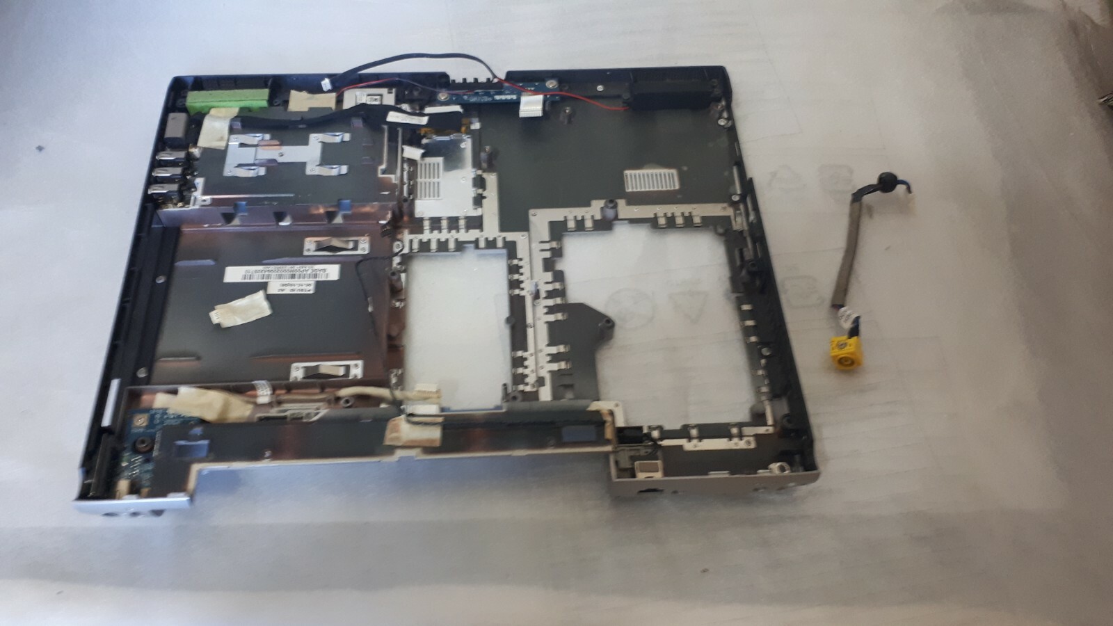 LENOVO 8922 3000 C200 UNDERBODY POWER JACK PORT CARDS