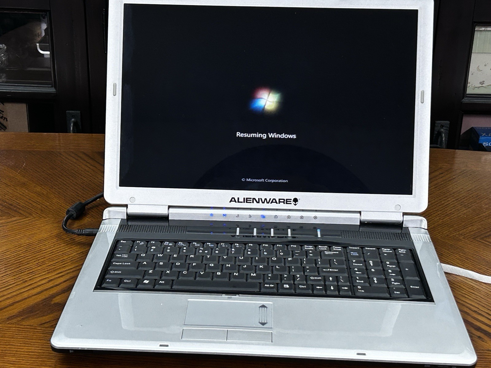 Alienware Area-51 M5700i-R2 Core2 T7200 4GB 2 HDD Backpack Includes
