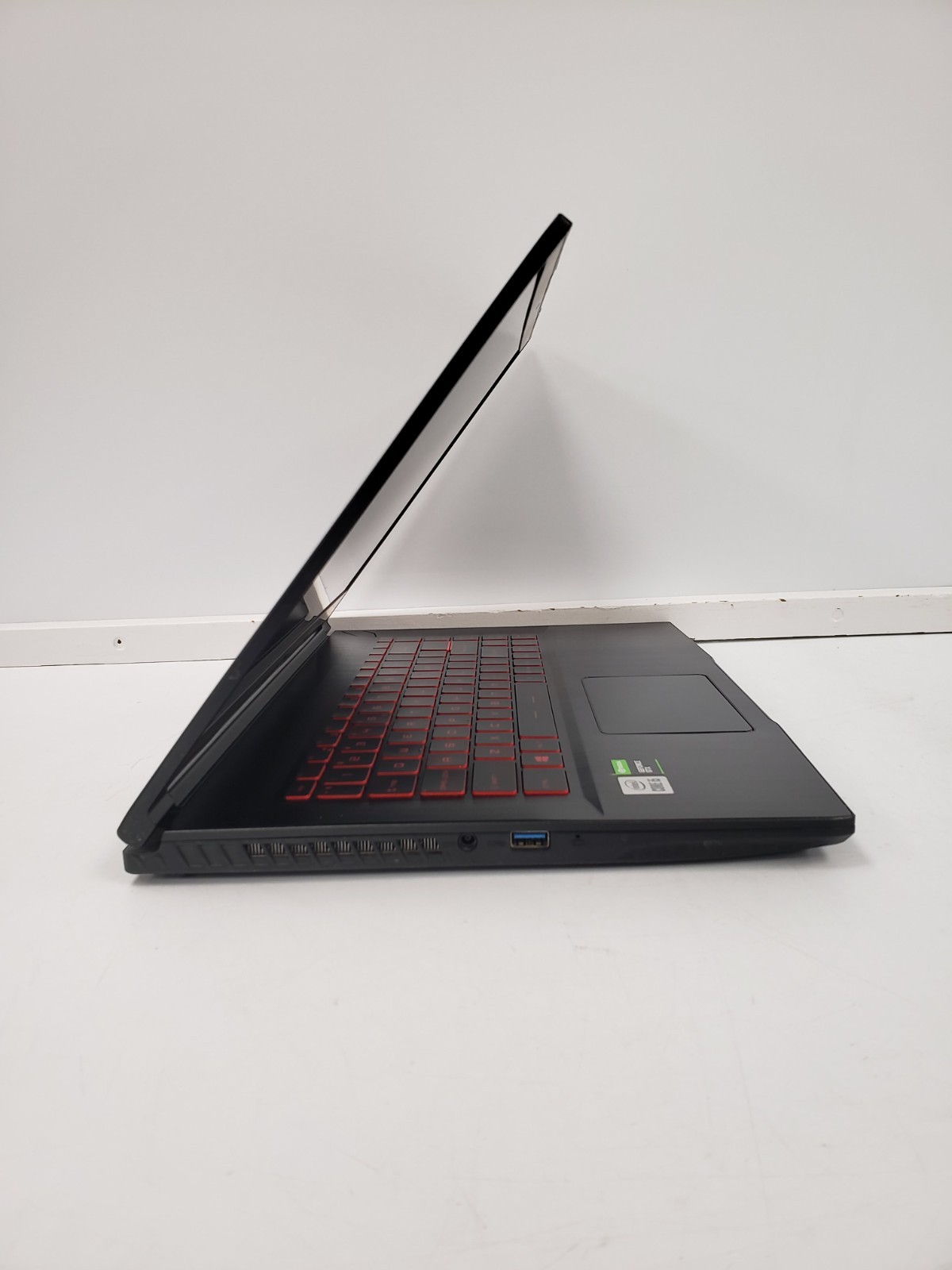 (82890-1) MSI MS-16R5 Gaming Laptop