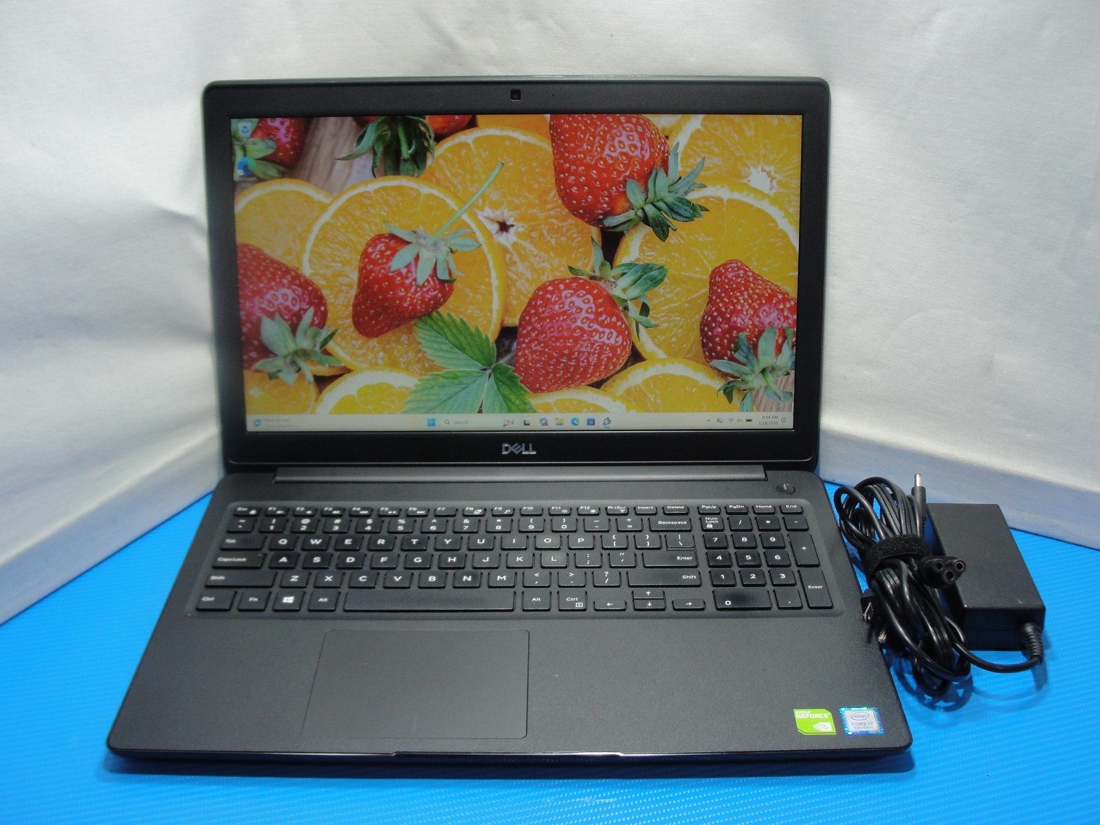 Dell Latitude 3500 15.6″FHD Intel Core i7-8565U 16GB RAM 256GB SSD NV MX130 +PA