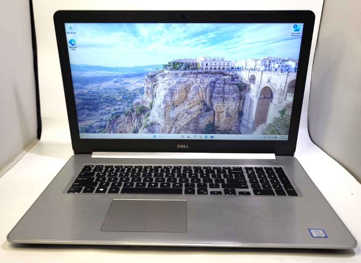 Dell Inspiron 5770 Core i5-8250U 8GB Ram 240GB SDD 17″ LCD Windows 11