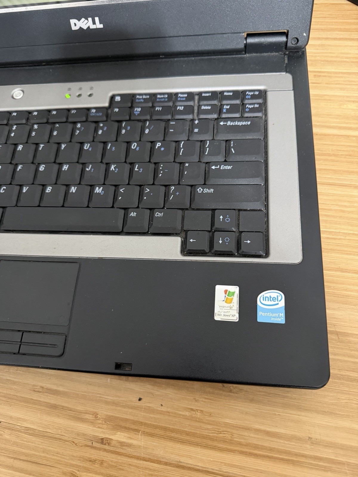 Dell Inspiron 1300 14.1″ Laptop Pentium M 1.8Ghz 1GB 300GB Windows XP Pro VTG