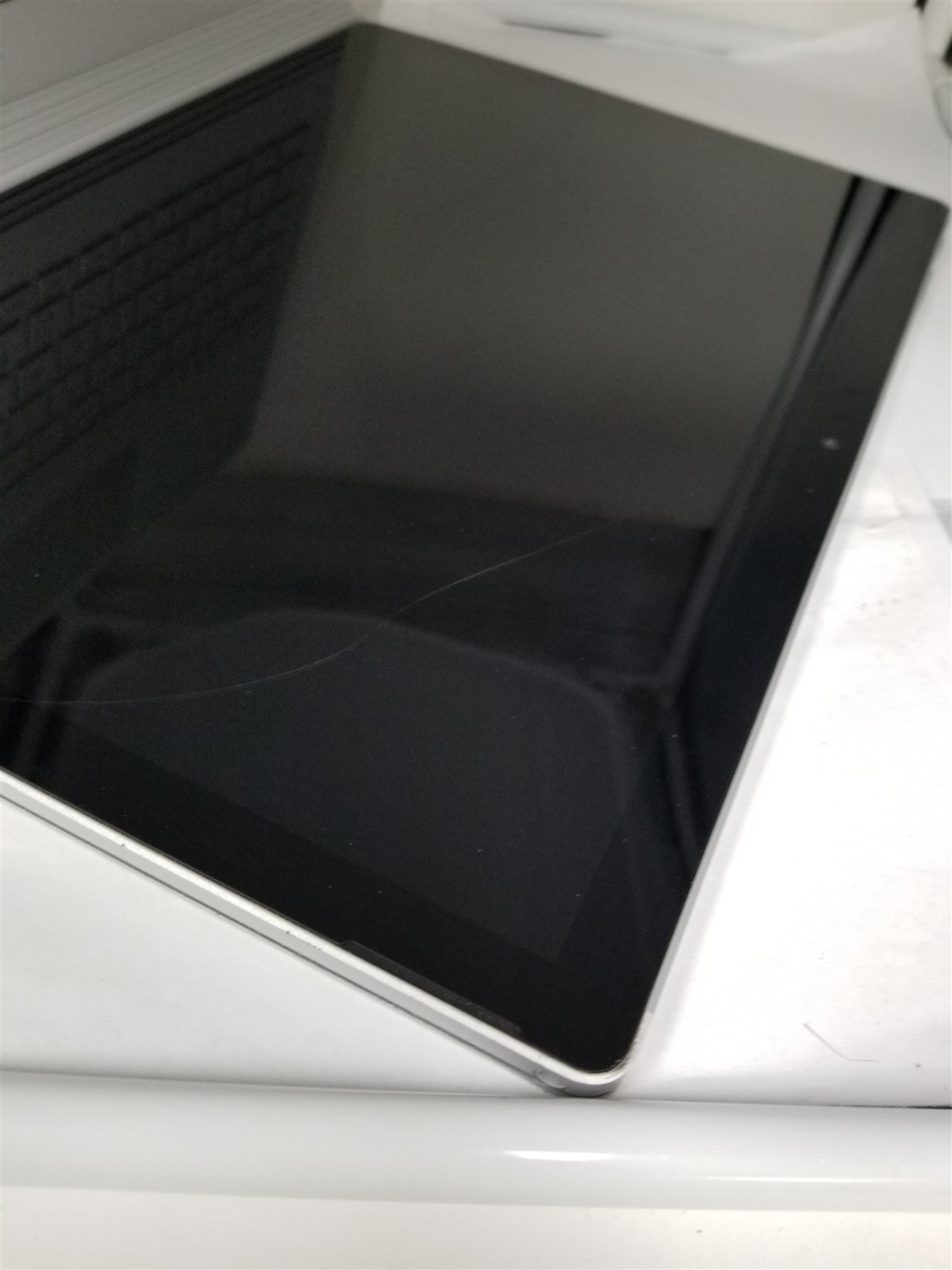 Microsoft Surface Book 2 Core i5 13.5″ 8GB/256GB Silver See Details VD6219