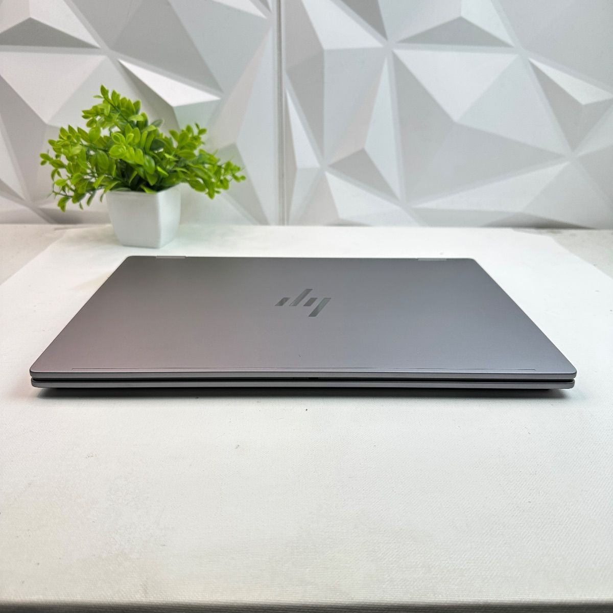 HP OmniBook X Flip 2-in-1 Laptop, 16″ 2K Touch, Ryzen AI 5 340, 16GB, 512GB SSD