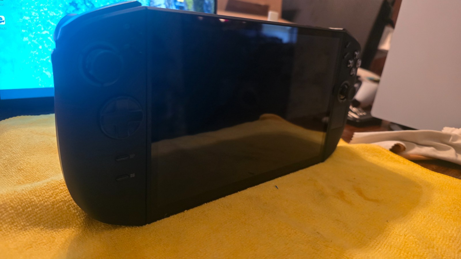 Lenovo Legion Go 2 – AMD Ryzen Z2 Extreme Z2E, 32GB, 1TB. Perfect Condition.