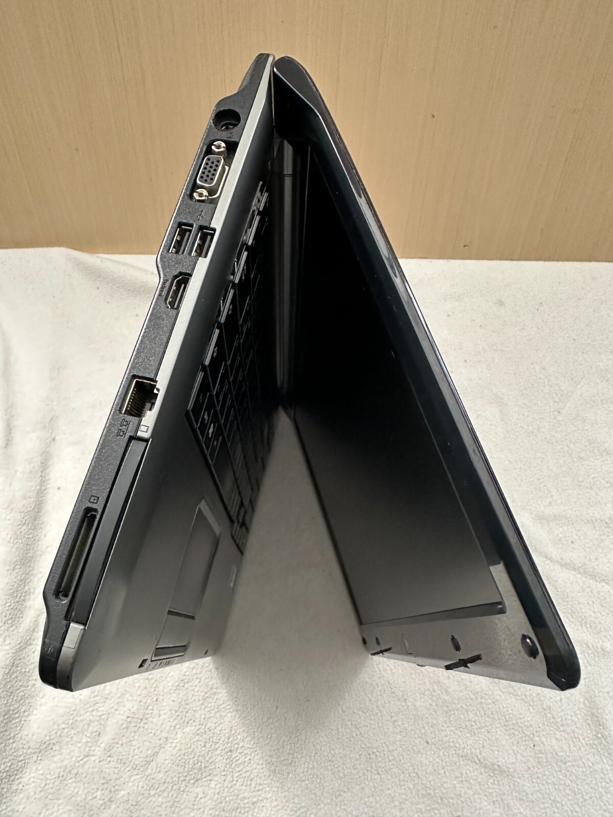 Laptop Medion Akoya E5218 MD98120 15.6 inch Intel T4400 500GB HDD 4GB RAM Win10