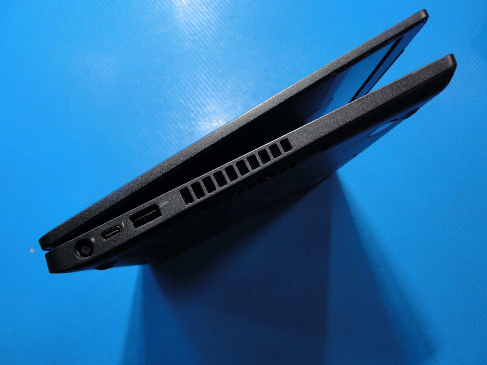 Dell Latitude 5400 14”FHD Intel Core i7-8665U 1.9GHz 16GB 512GB SSD +Charger