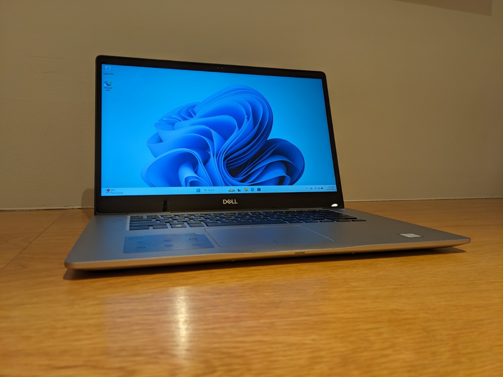Dell Inspiron 7573 15″ – i7-8550U – 16GB RAM – MX130 – 1.2GB Storage *NEW BATT*
