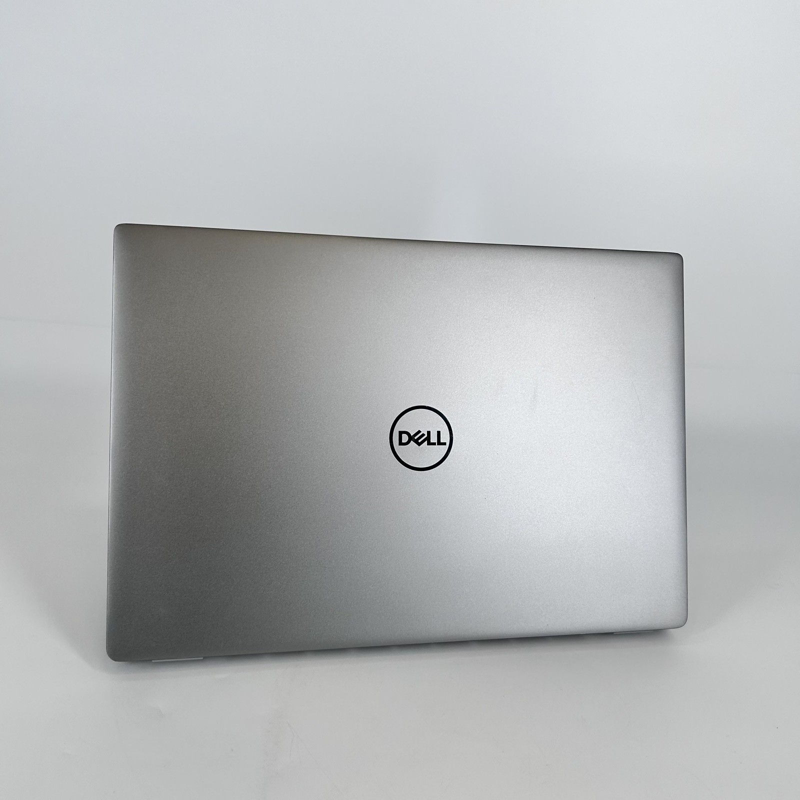 Dell Latitude 7640 16 Gray FHD+ 1.6 GHz i5-1345U 16GB 256GB SSD Good – LCD BLEED
