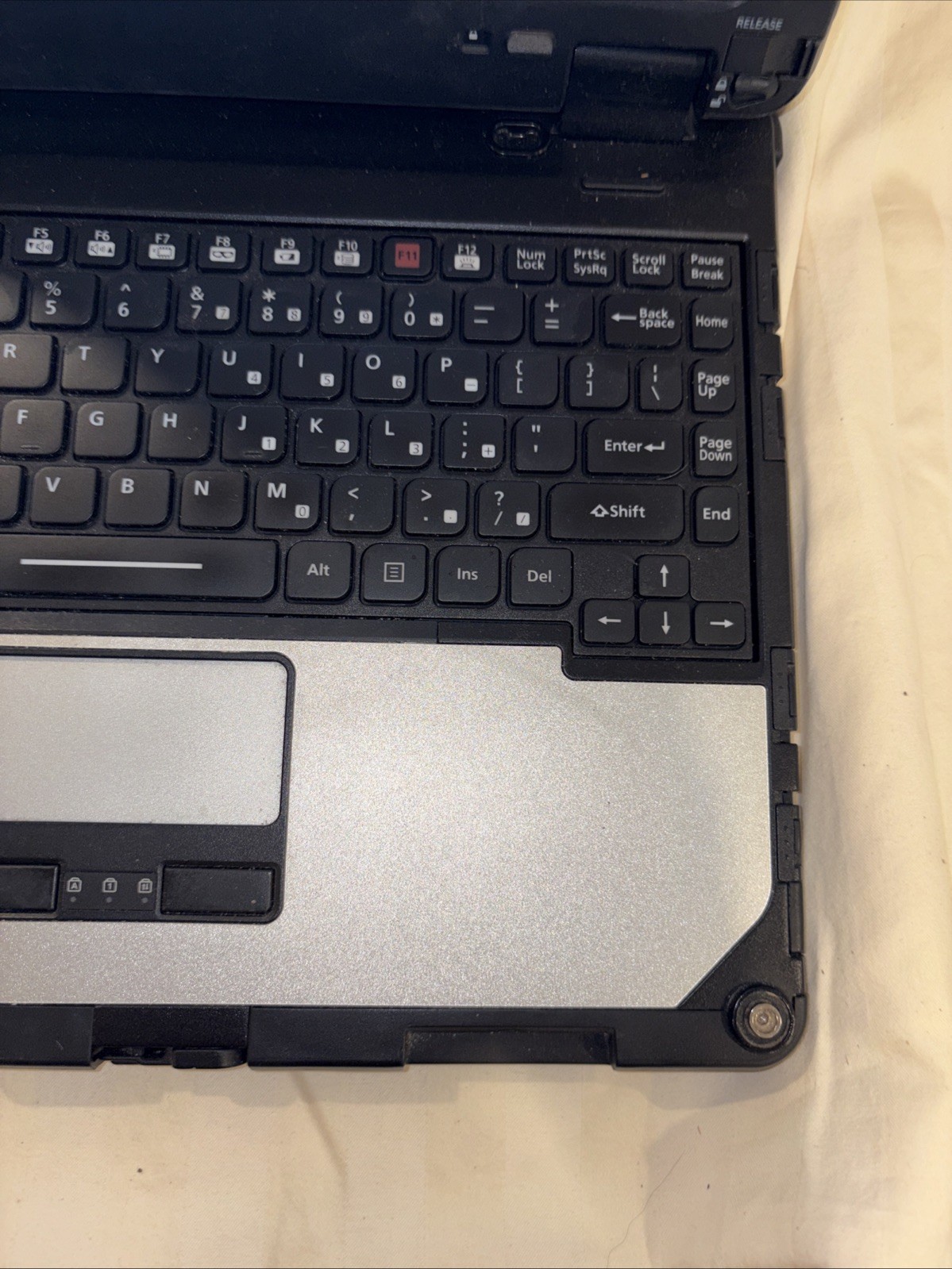 *Panasonic Toughbook CF-33 i5-7300U 2.6Ghz 8gb 256gb SSD Win 10 Pro
