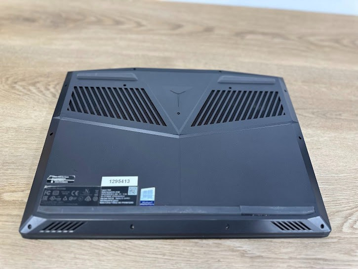 Lenovo Legion Y545 81Q6 Core i7 9750H 16GB DDR4 Nvidia GTX 1660Ti 512GB SSD 2019