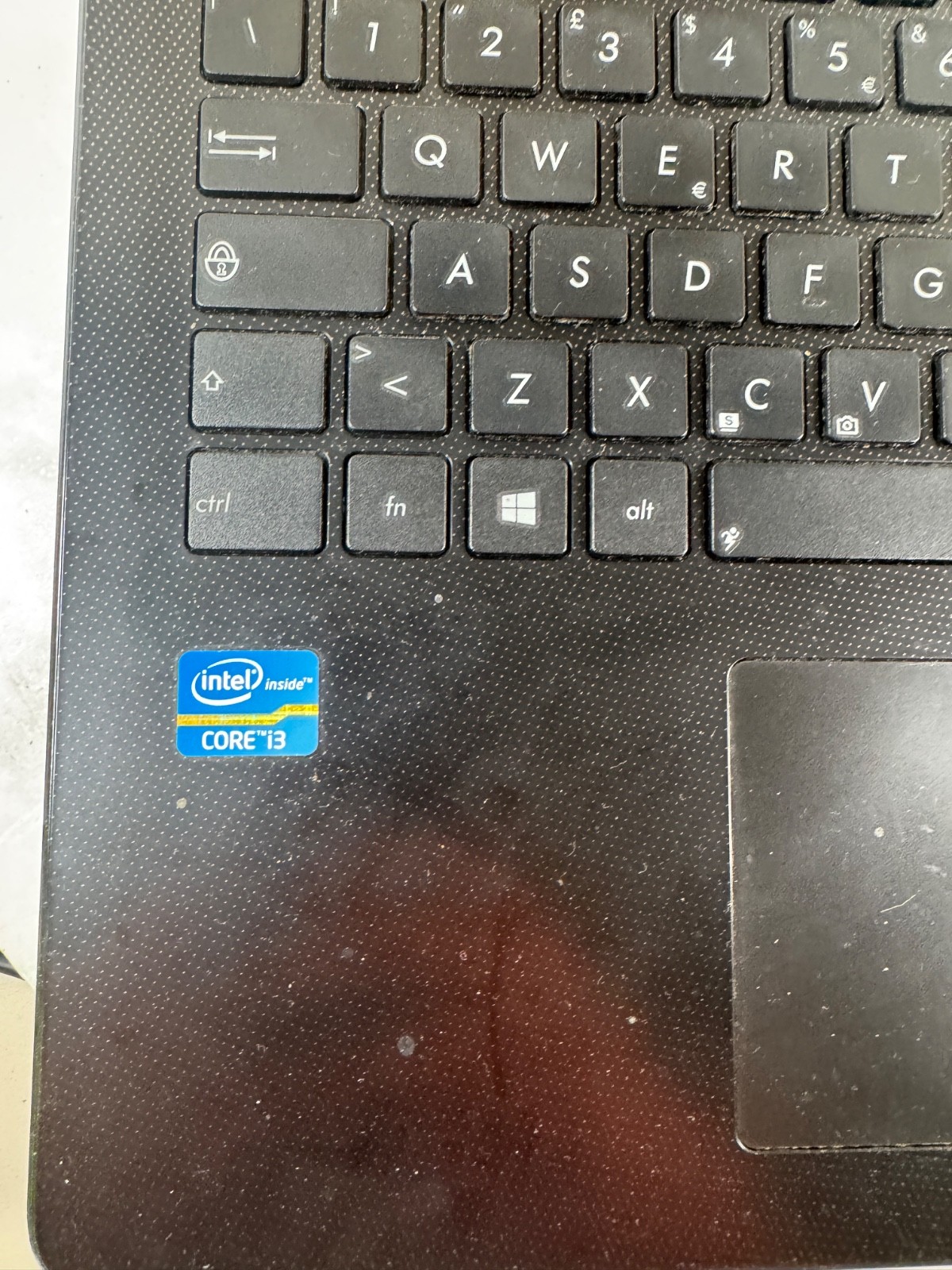 ASUS F502C Intel Core i3 HDMI USB 3.0 Notebook IT Keyboard Windows 8
