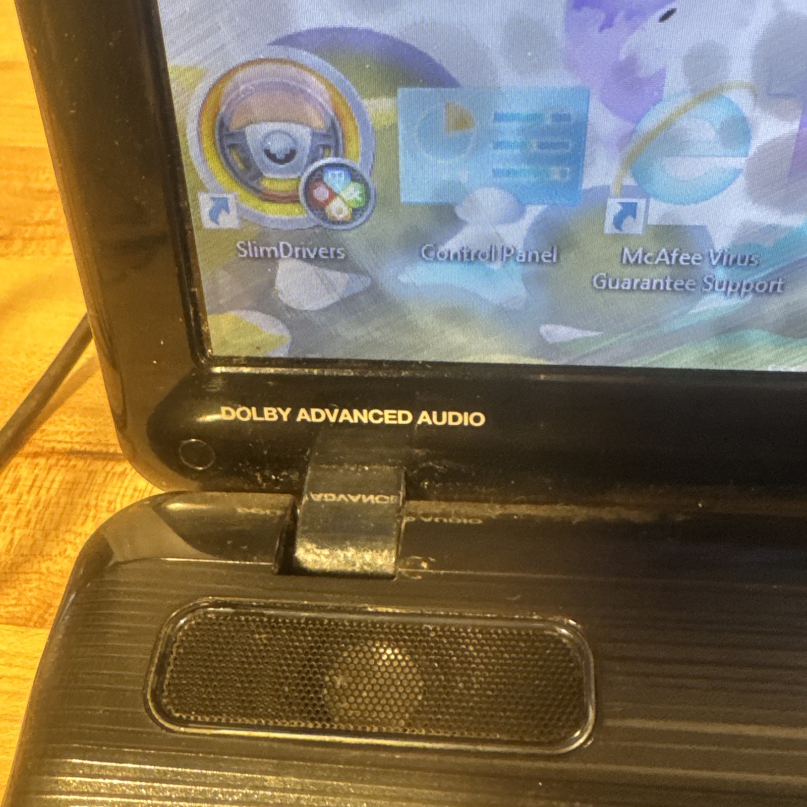 Toshiba Satellite P755 Laptop Intel Core i7-2670 QM 2.20 GHz 8GB Ram Win7 READ