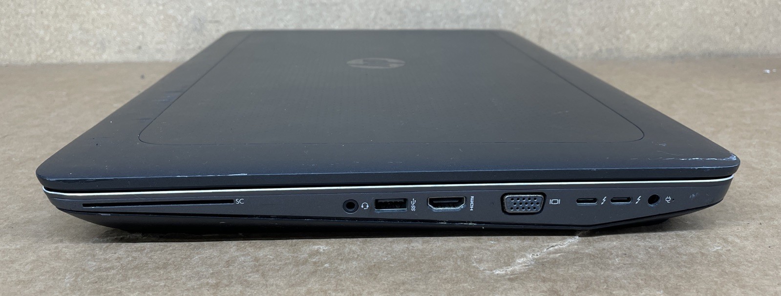 HP ZBook 17 G3 Xeon 8260NGW, NO RAM NO HDD/OS FOR PARTS ONLY READ DESCRIPTION