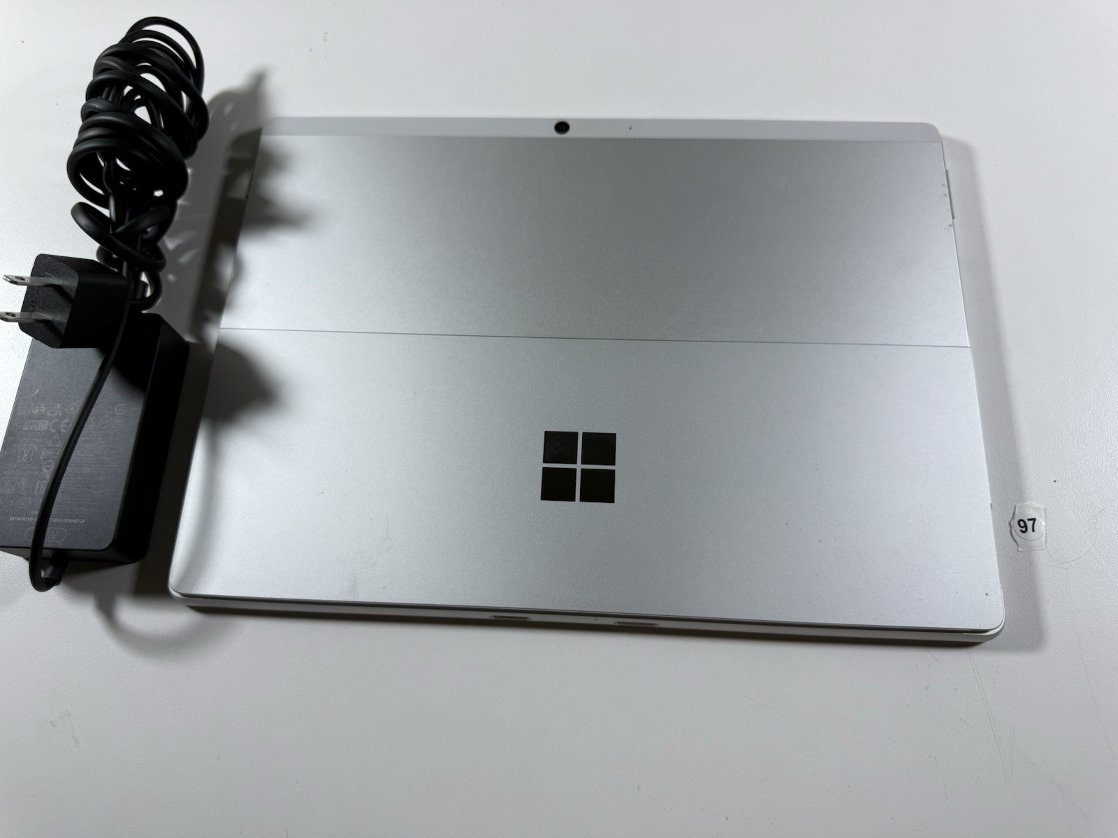Microsoft Surface Pro 8 (1982) i5-1145G7 – 16GB RAM – 256GB 120Hz – Win 11 Pro