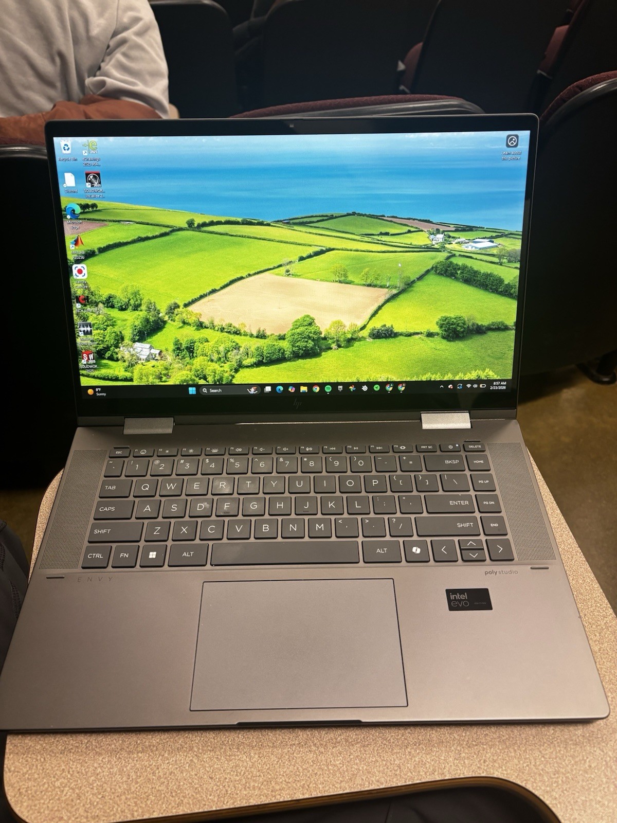 HP Envy x360 15.6″ FHD i7-1355U 32GB RAM 1TB SSD Touchscreen 2-in-1 Windows 11