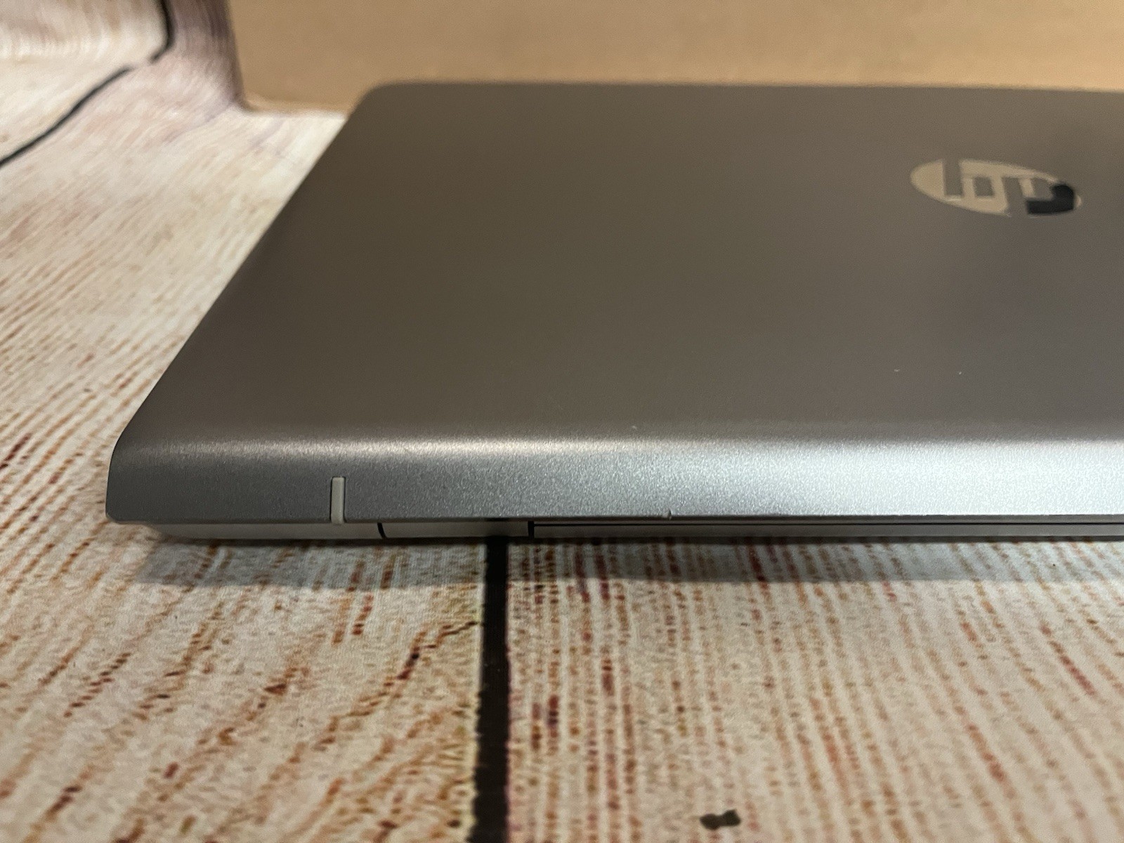 HP Pavilion 15.6 15-CC020nr Touch FHD 1920×1080 2.7GHz i7-7500U 12GB 1TB SSD