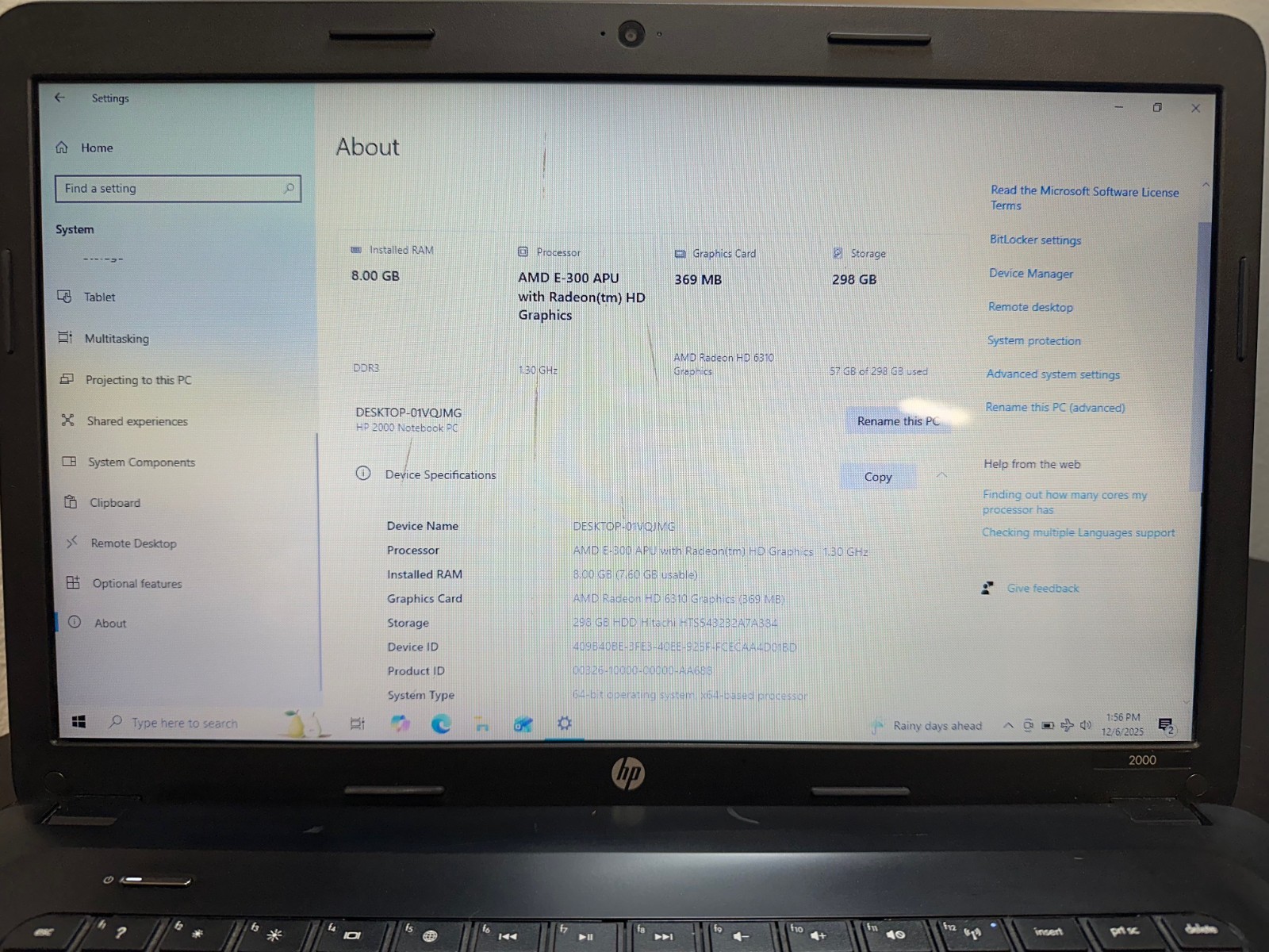 HP 2000-2B19WM Laptop w/ AMD E-300 1.30 GHZ | 4 GB | 300GB HDD