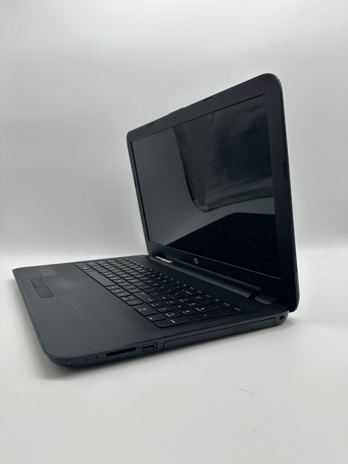 HP 15-ba009dx 15-inch Laptop AMD A6 4GB RAM 16GB Black