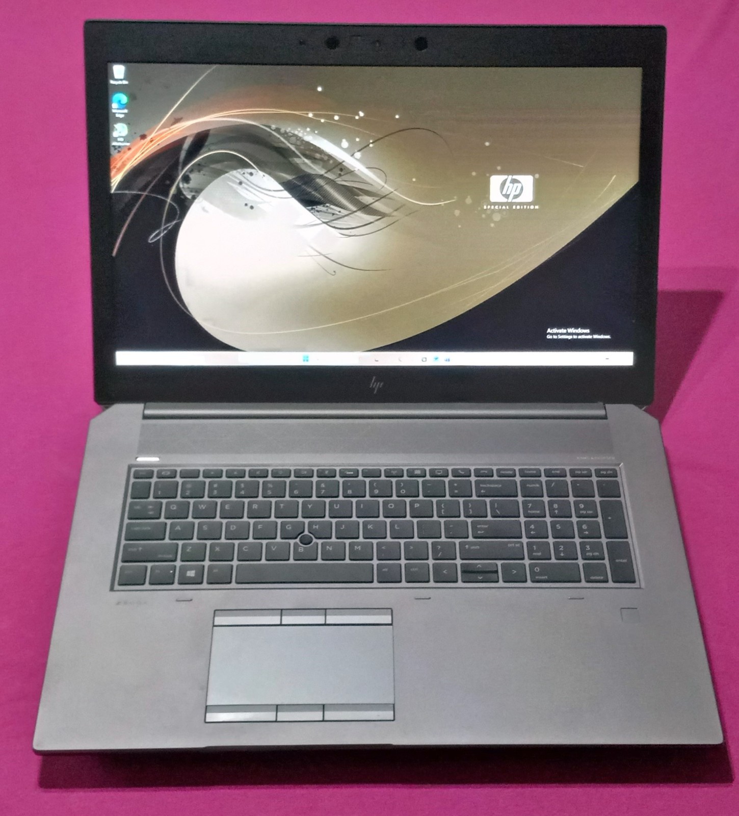 HP ZBook 17 G5 laptop Intelc6-core 2.4-3.6Ghz 16GB ram 512GB NVIDIA “P5000”