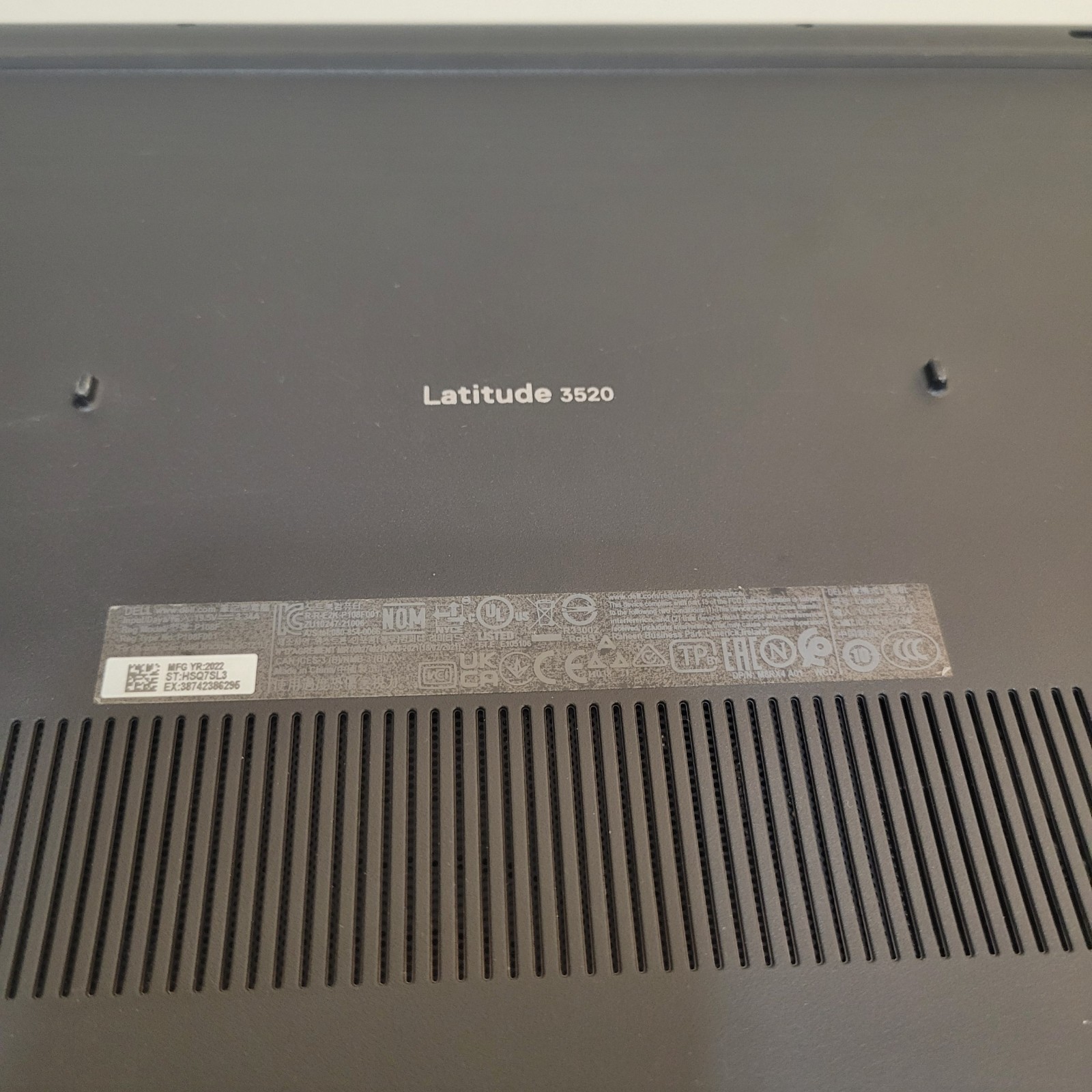 Dell Latitude 3520 15.6″ Core i7-1165G7 8GB RAM 256GB SSD Win 11 Pro