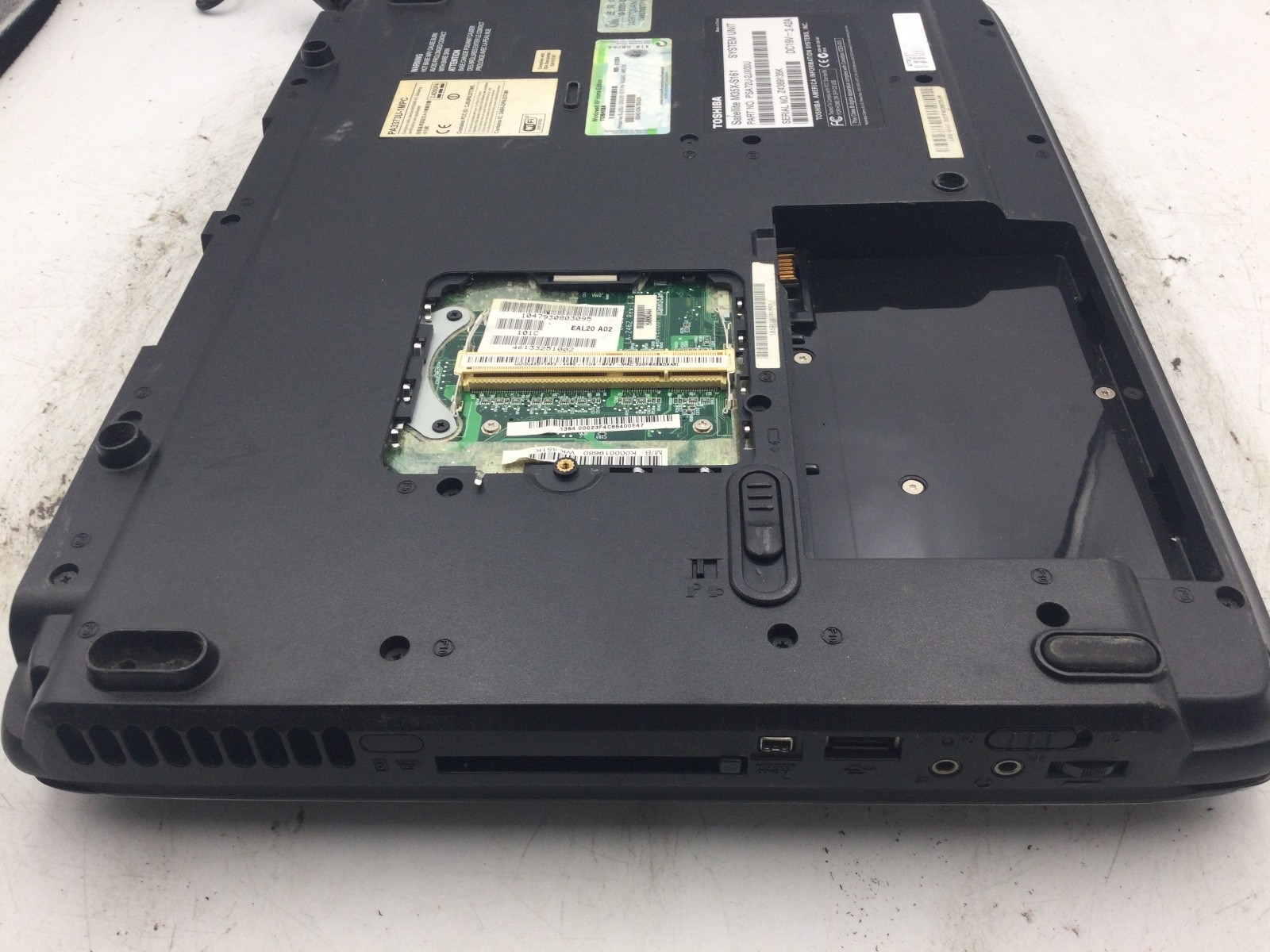 TOSHIBA SATELLITE M35X-S161 – BOOTS TO BIOS – NO RAM – INTEL CELERON – READ – BB