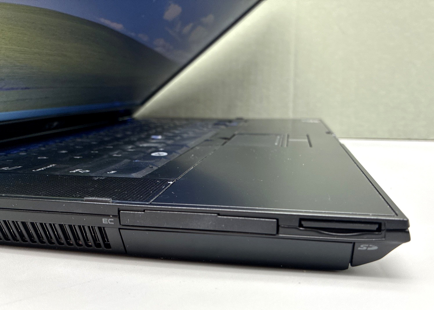 RETRO Dell Latitude E6500/E6510 15” Windows XP 32-Bit Laptop 250GB HDD DVD
